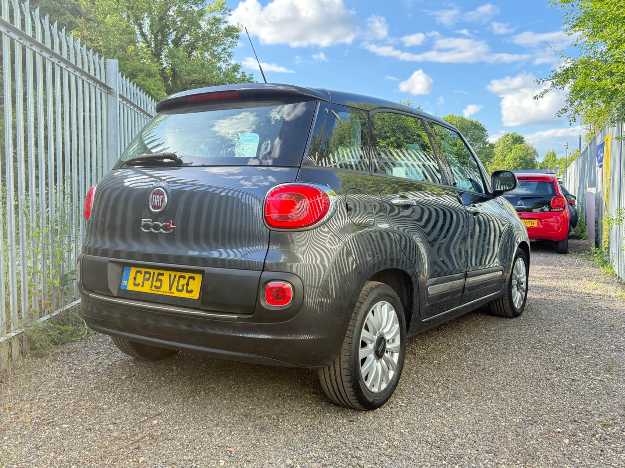 2015 Fiat 500L image 15