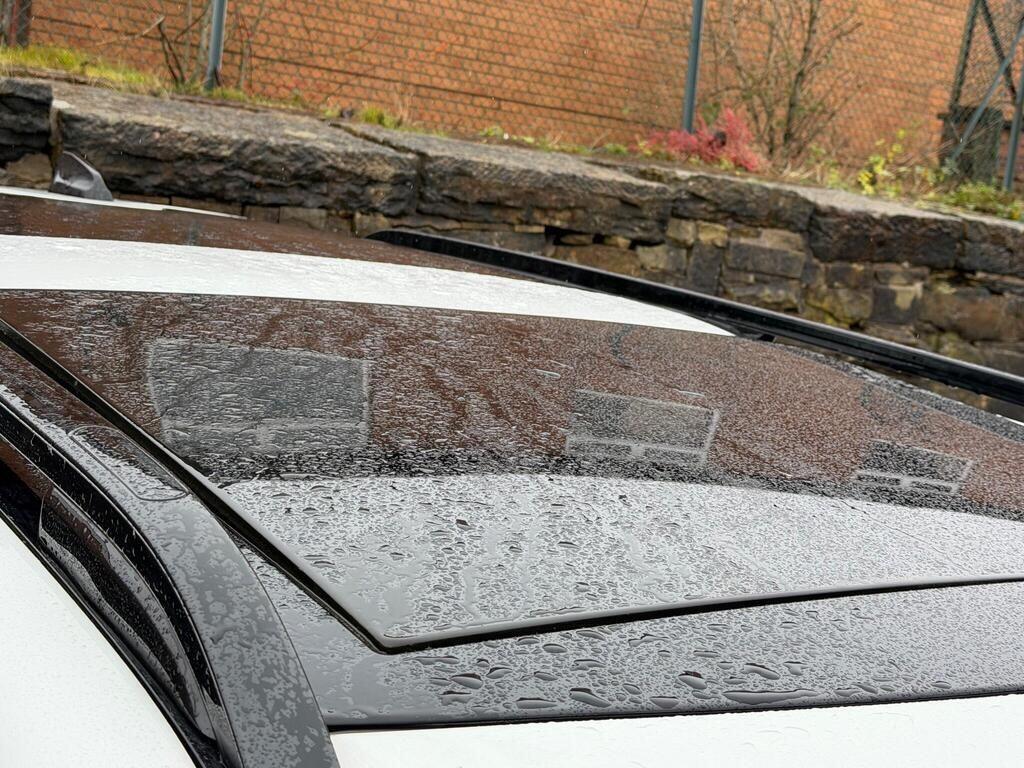Land Rover Discovery view 9