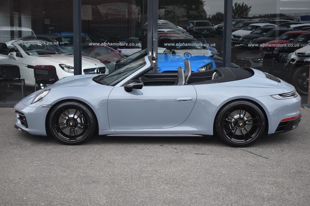 Porsche 911 view 14