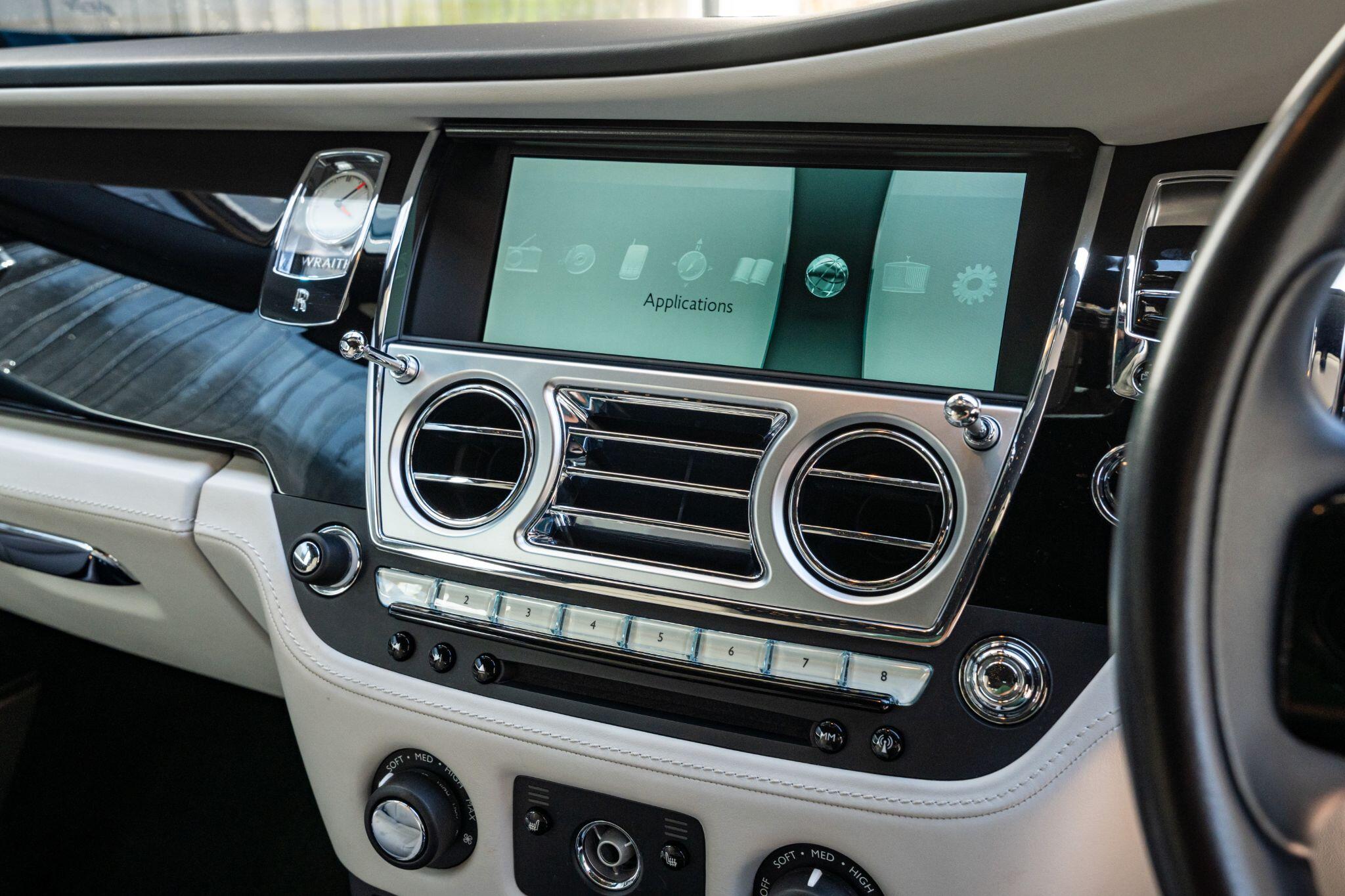 Rolls-Royce Wraith view 37