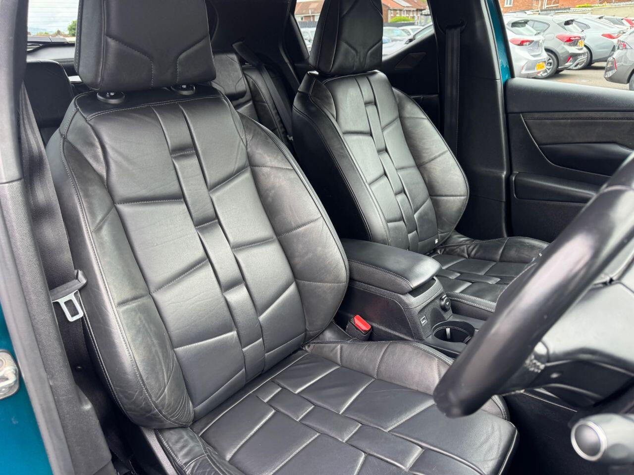 DS Automobiles DS 3 Crossback view 10