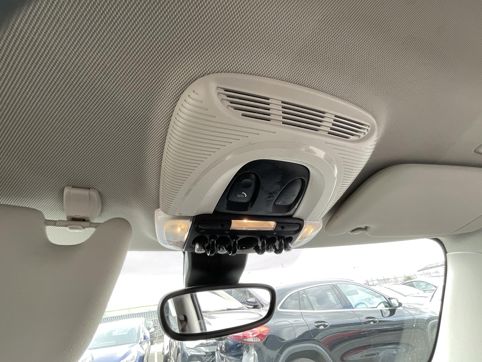 Mini Hatch view 34