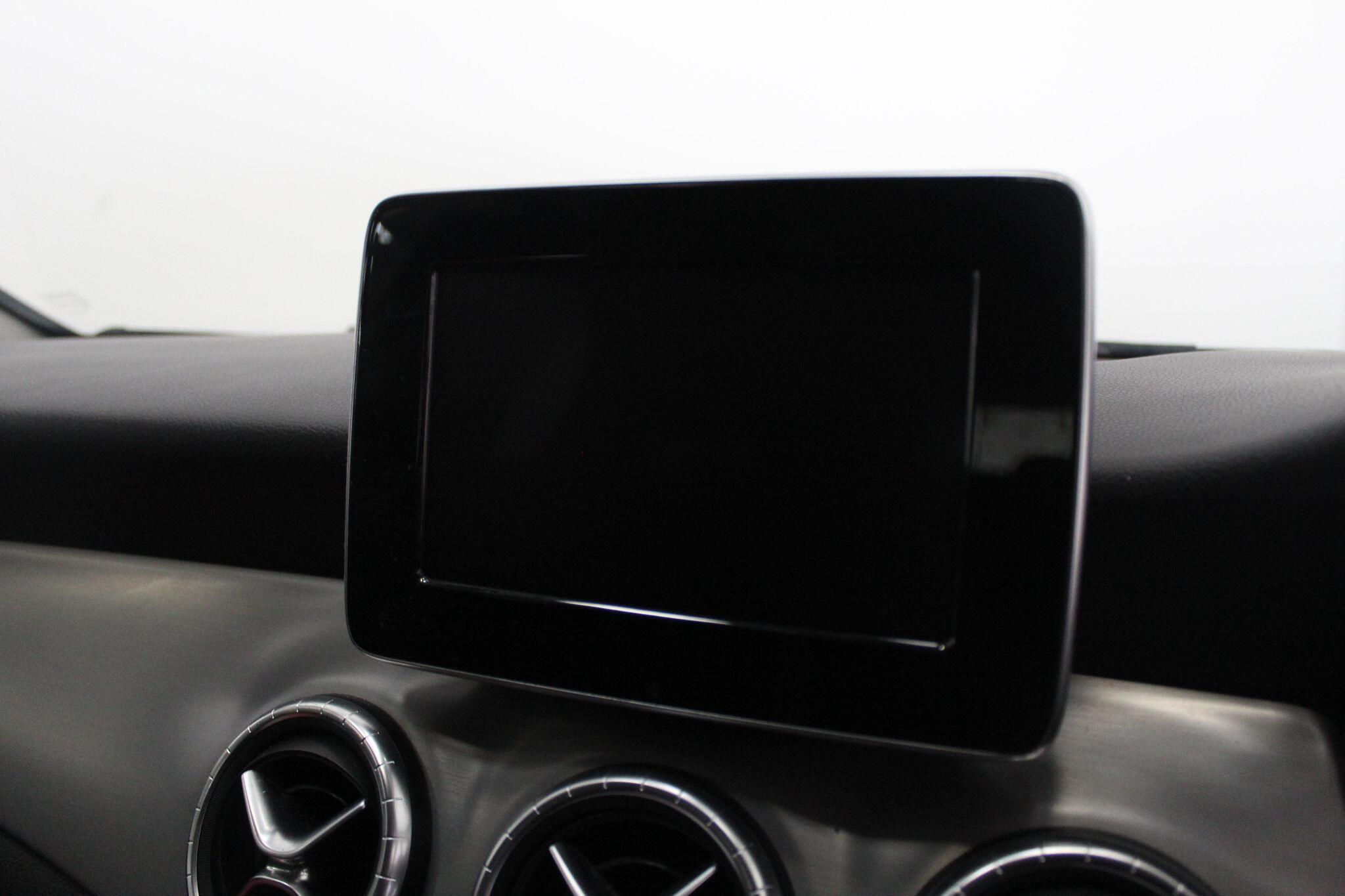 Mercedes-Benz CLA view 38