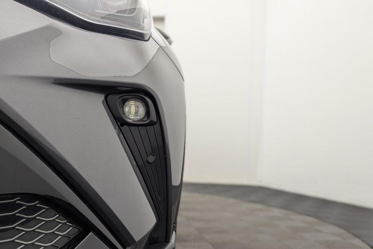 Toyota C-HR view 42