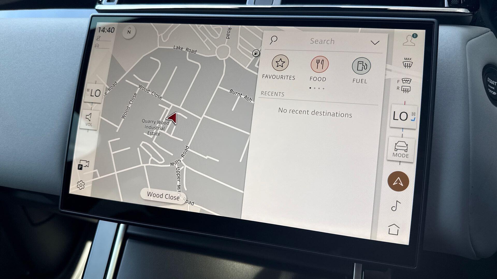 Land Rover Range Rover Velar view 12