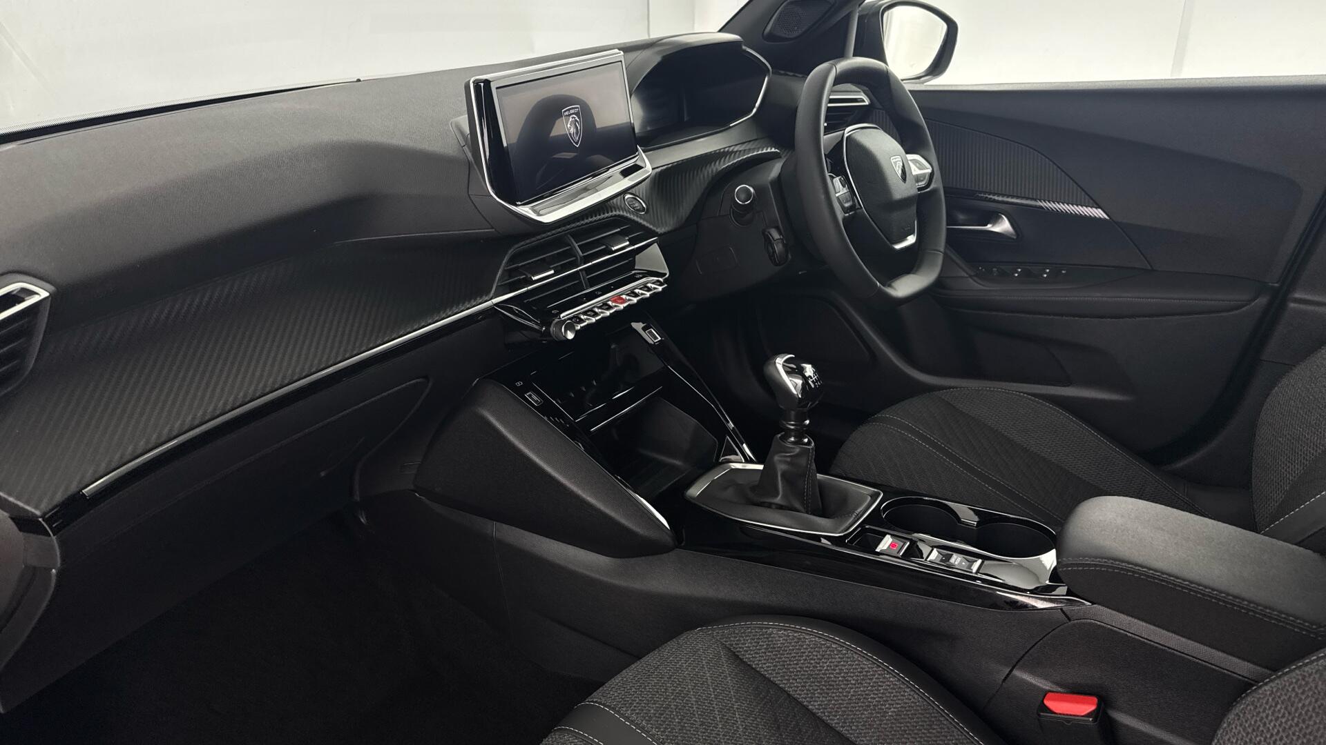 Peugeot 2008 view 10