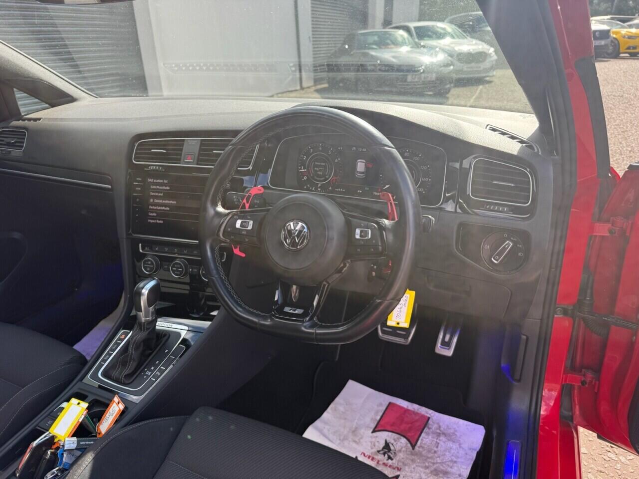 Volkswagen Golf view 17