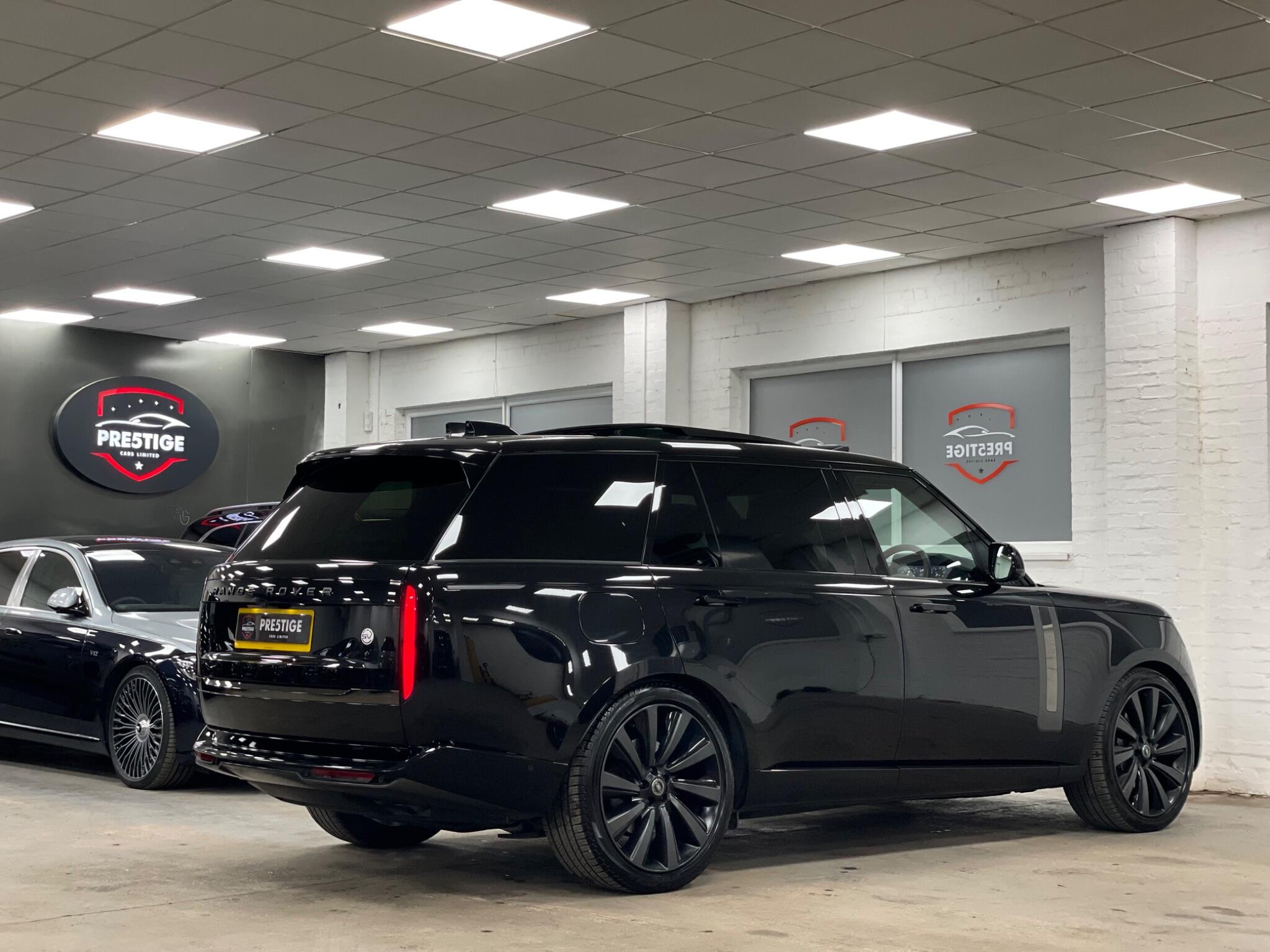 Land Rover Range Rover view 3