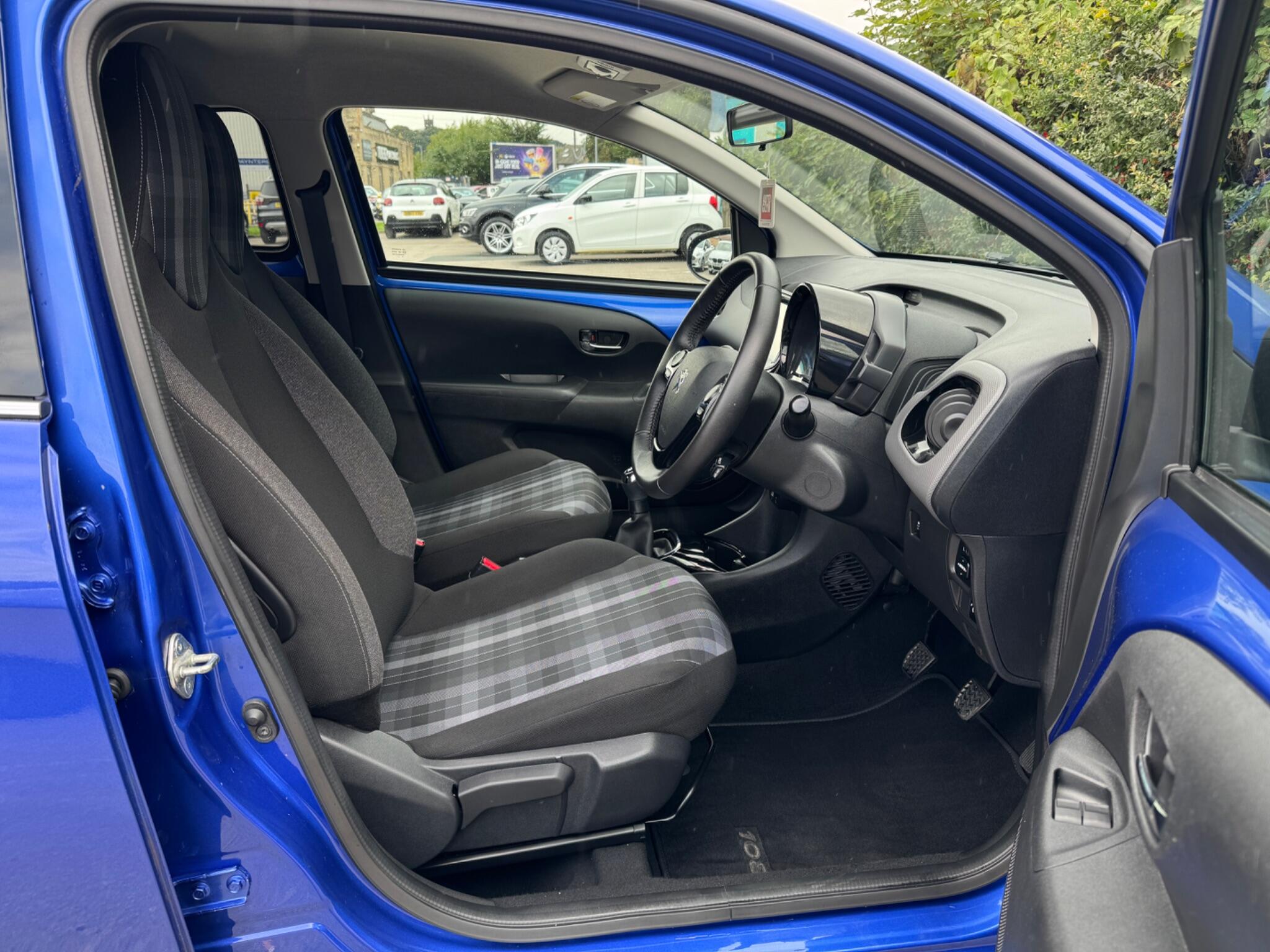 Peugeot 108 view 19