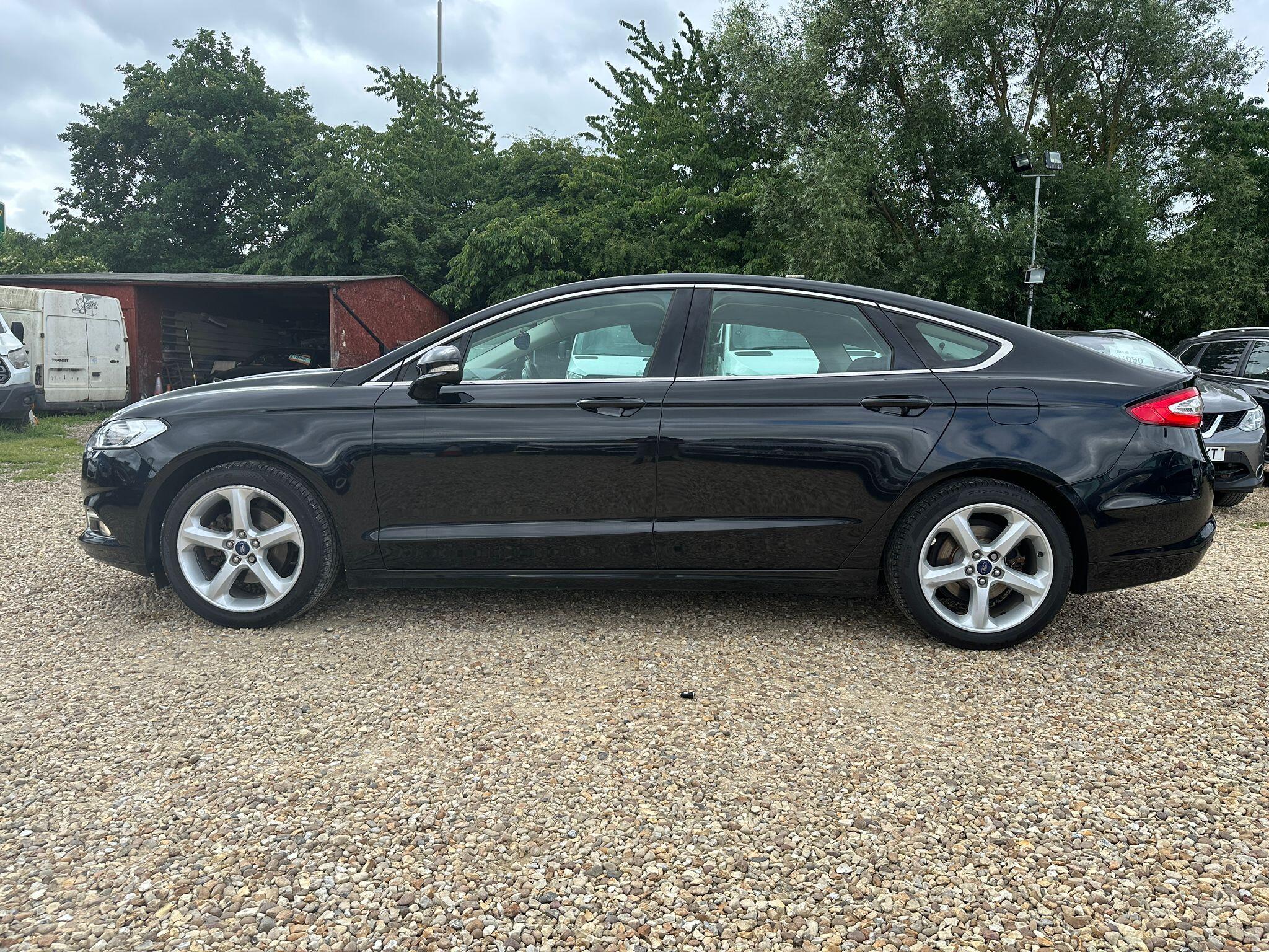 Ford Mondeo view 6