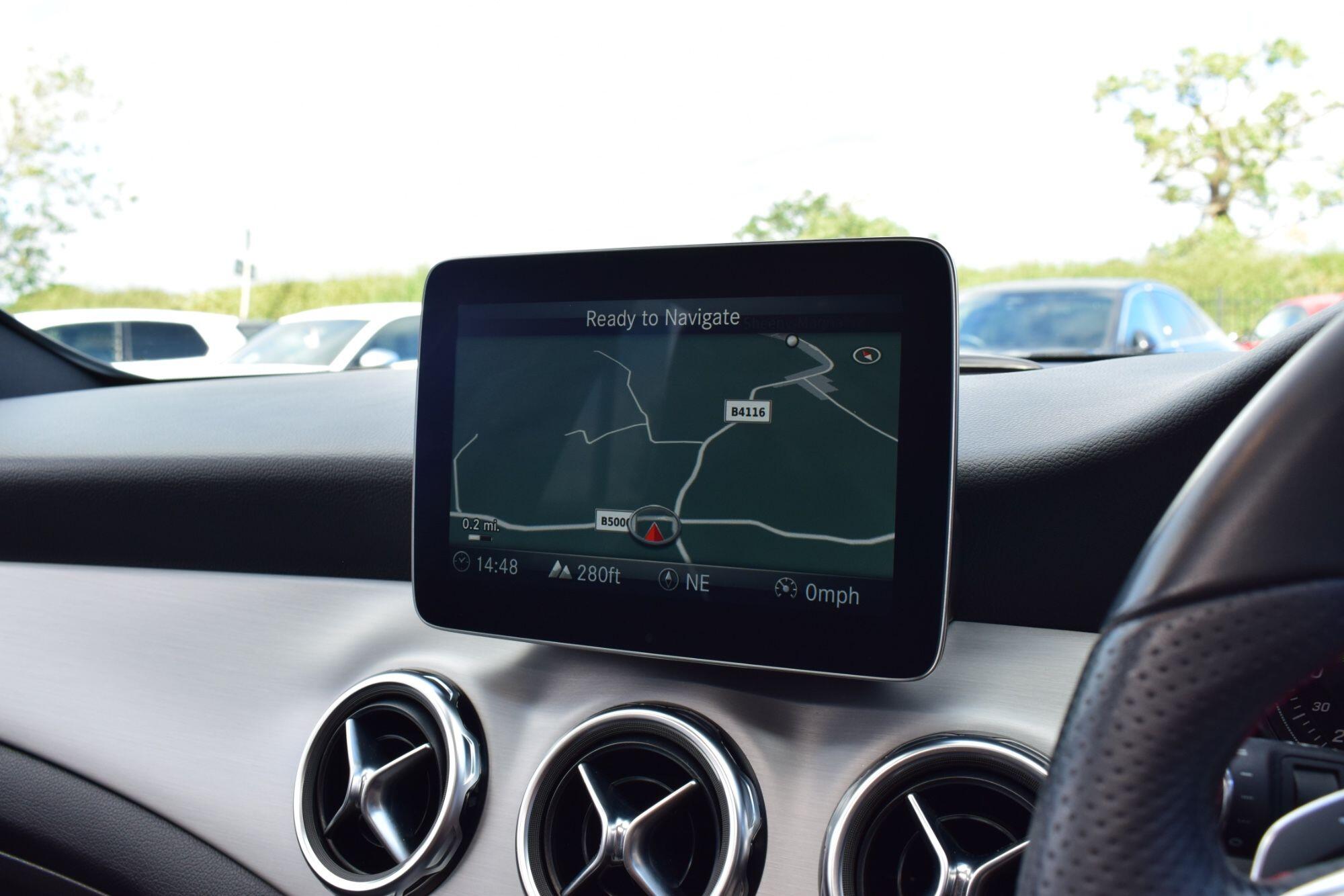 Mercedes-Benz GLA view 16