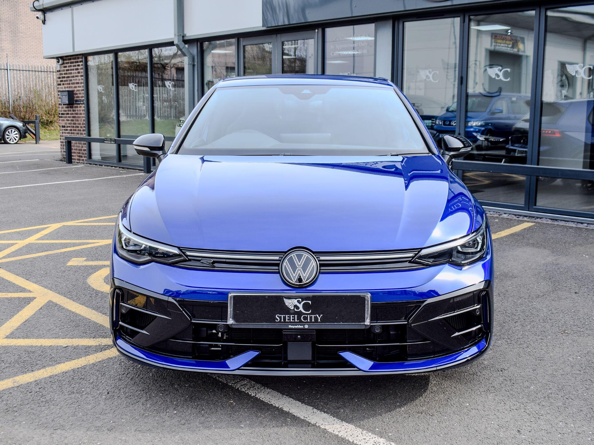 Volkswagen Golf view 4