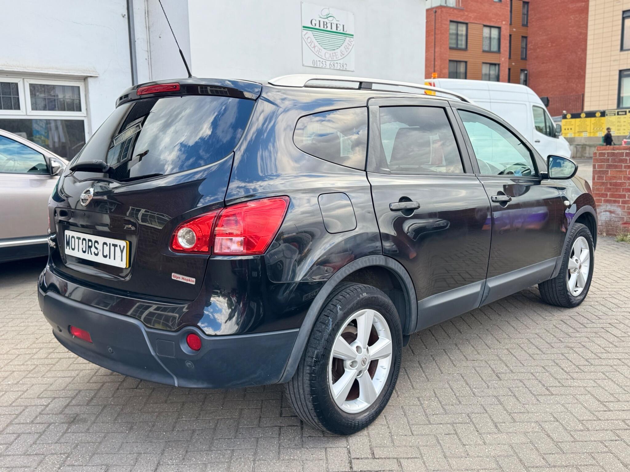 Nissan Qashqai+2 view 10