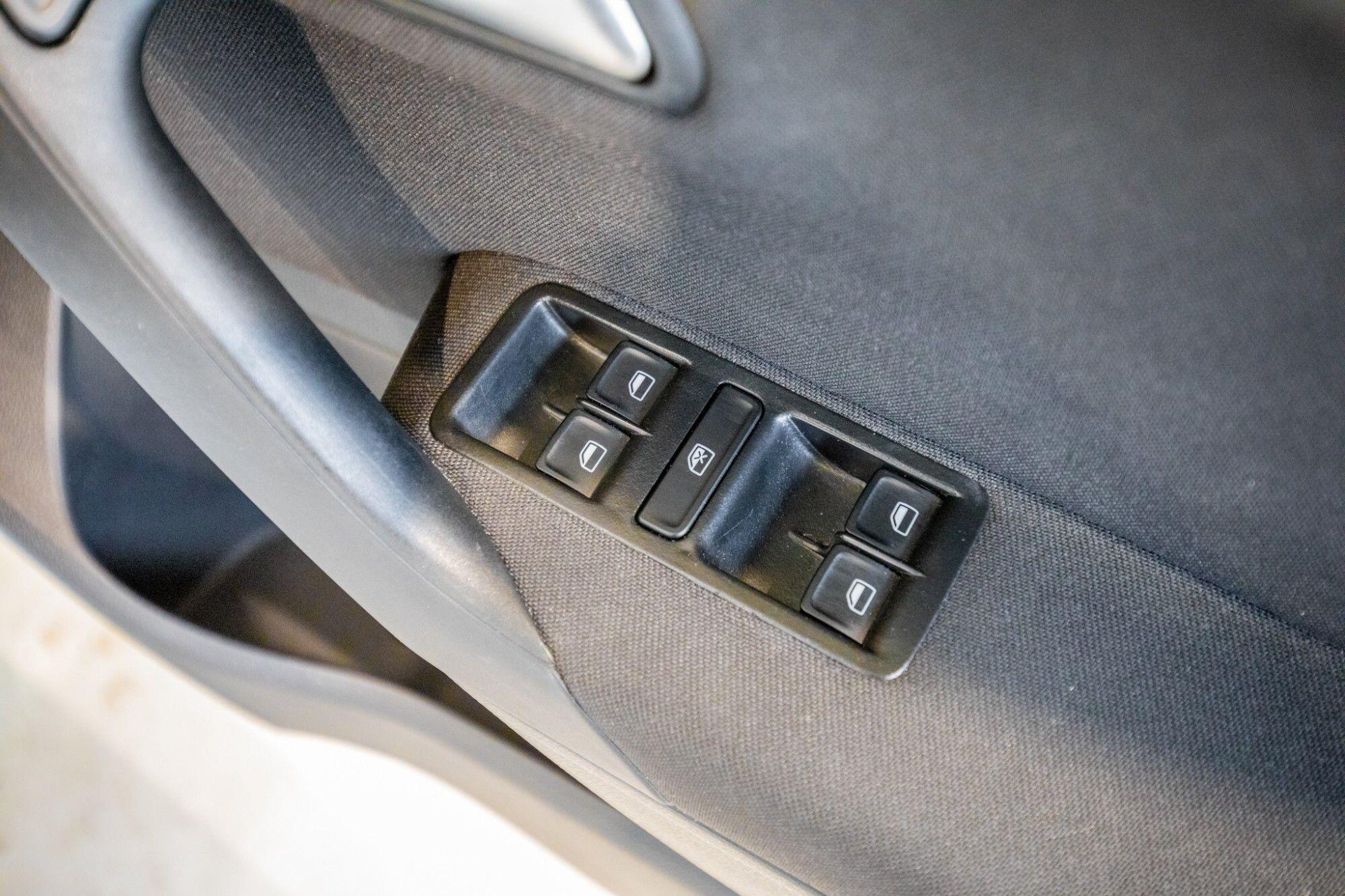 Volkswagen Polo view 20