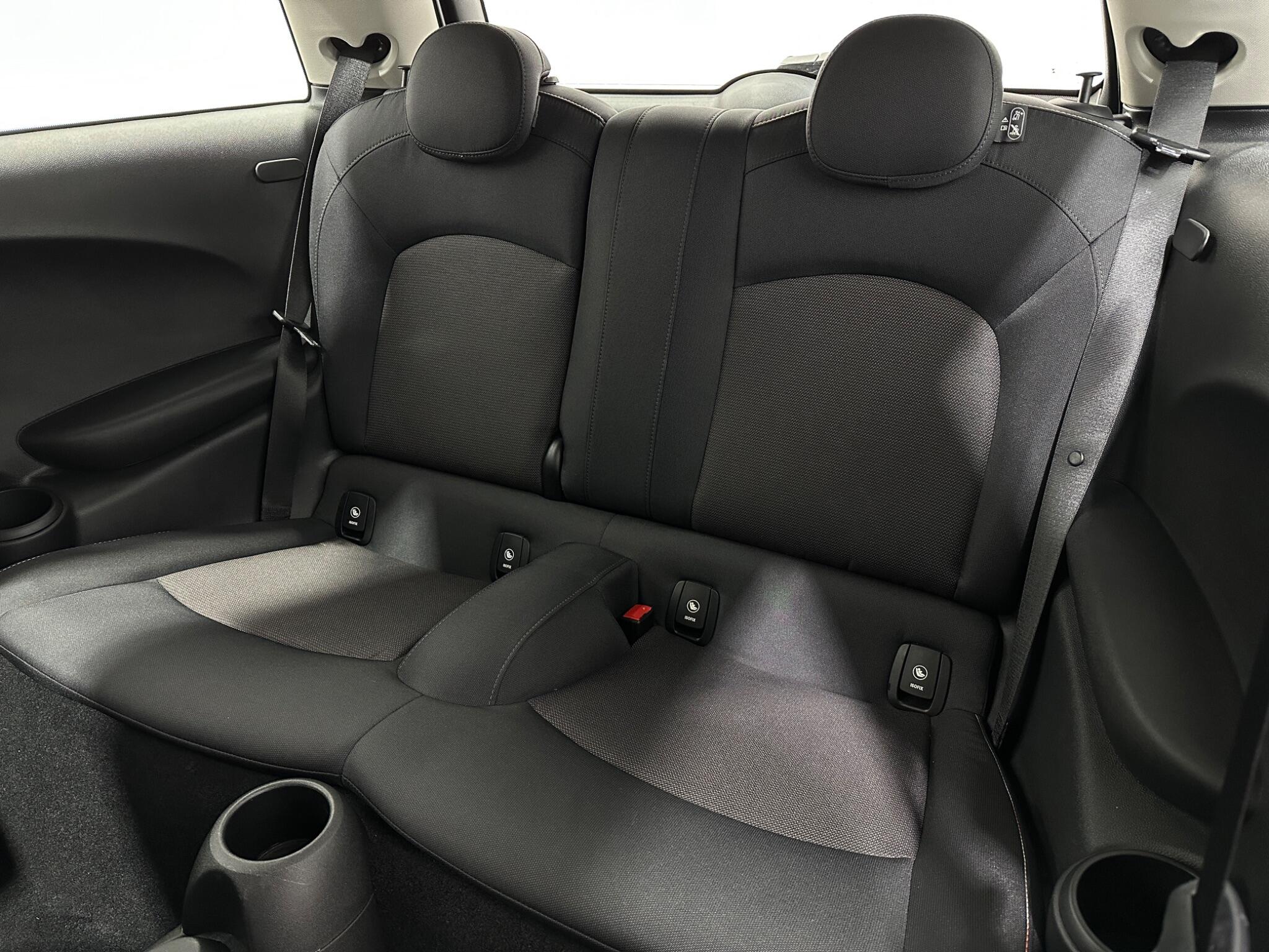 Mini Hatch view 37