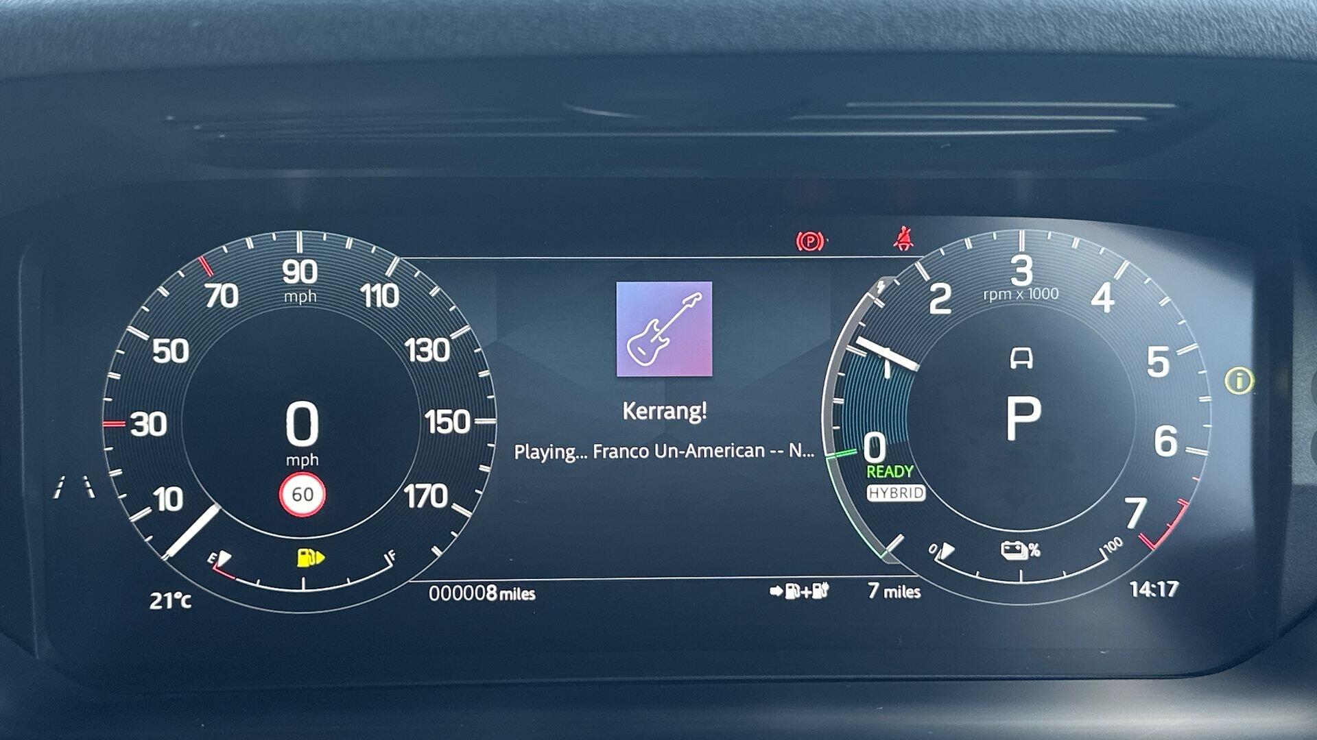 Land Rover Discovery Sport view 17