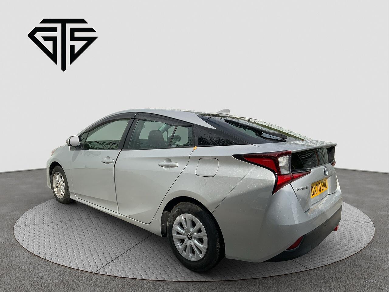 Toyota Prius view 5