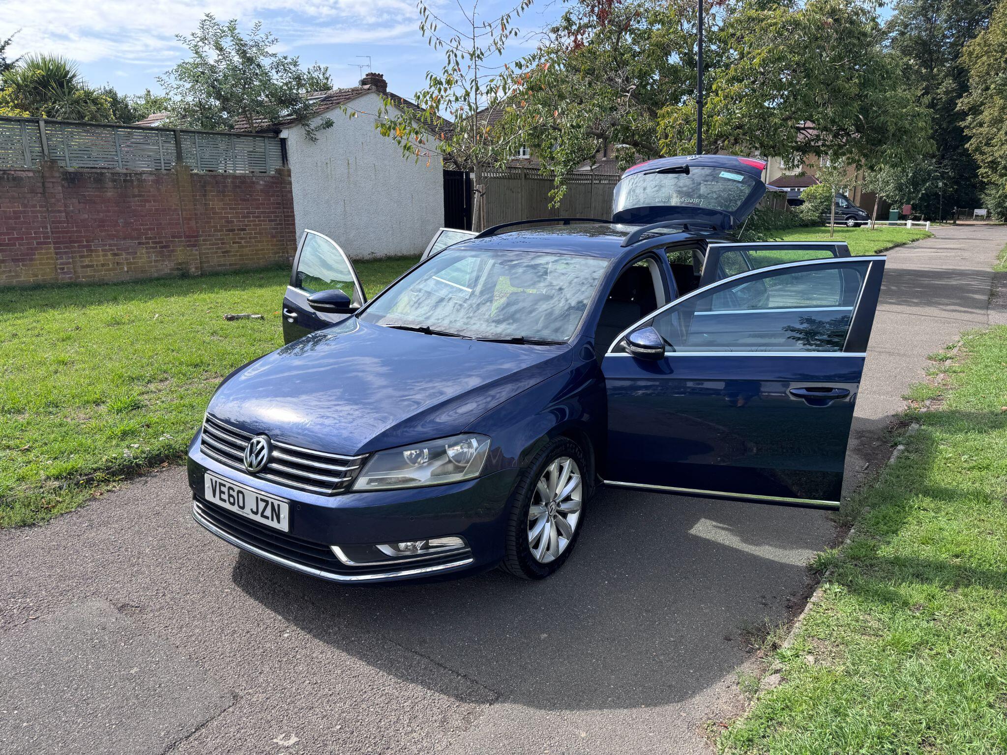 2011 Volkswagen Passat image 26
