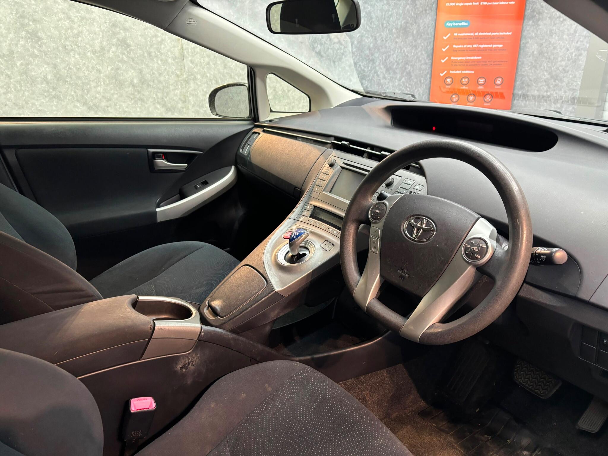 Toyota Prius view 3