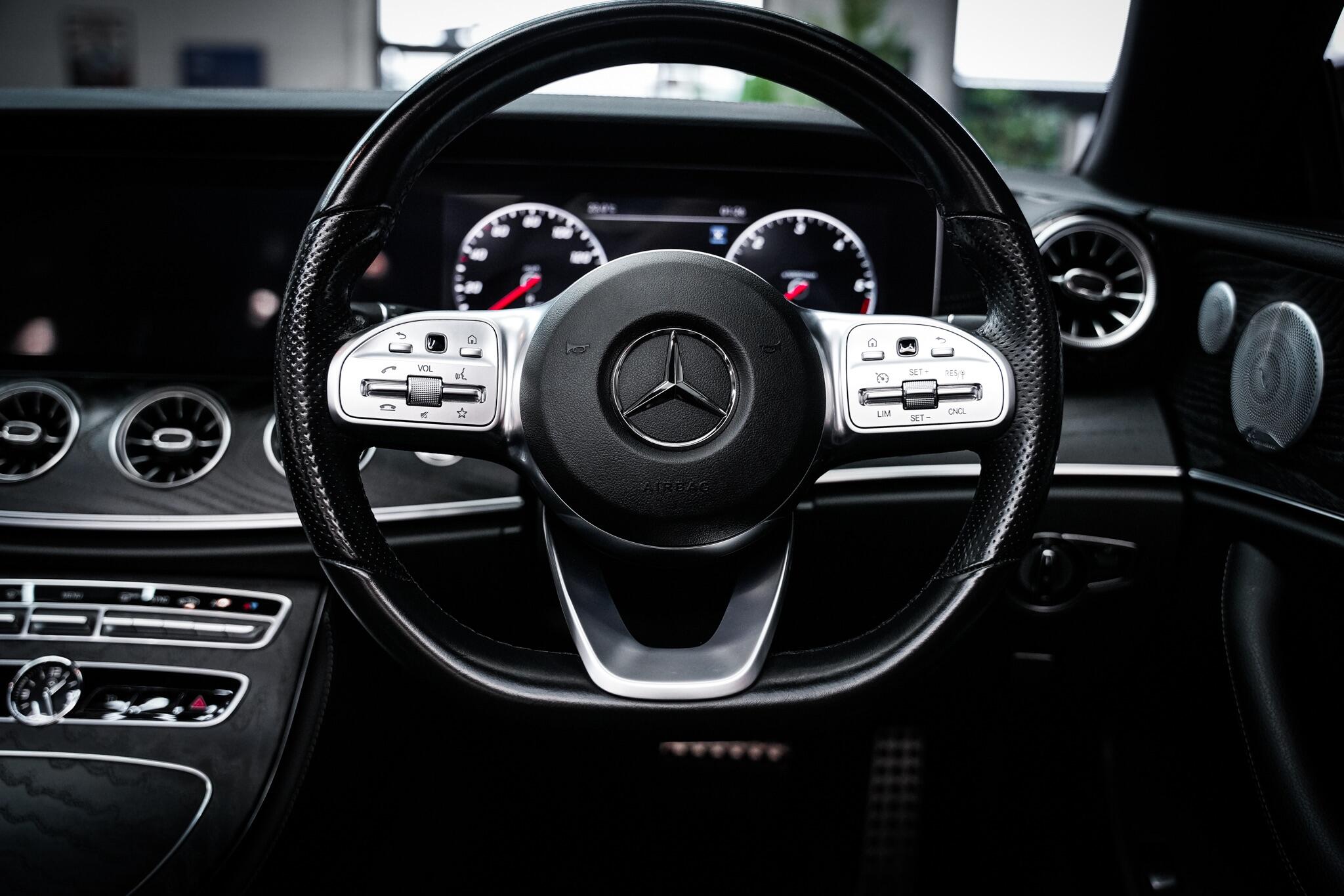 Mercedes-Benz E-Class view 19