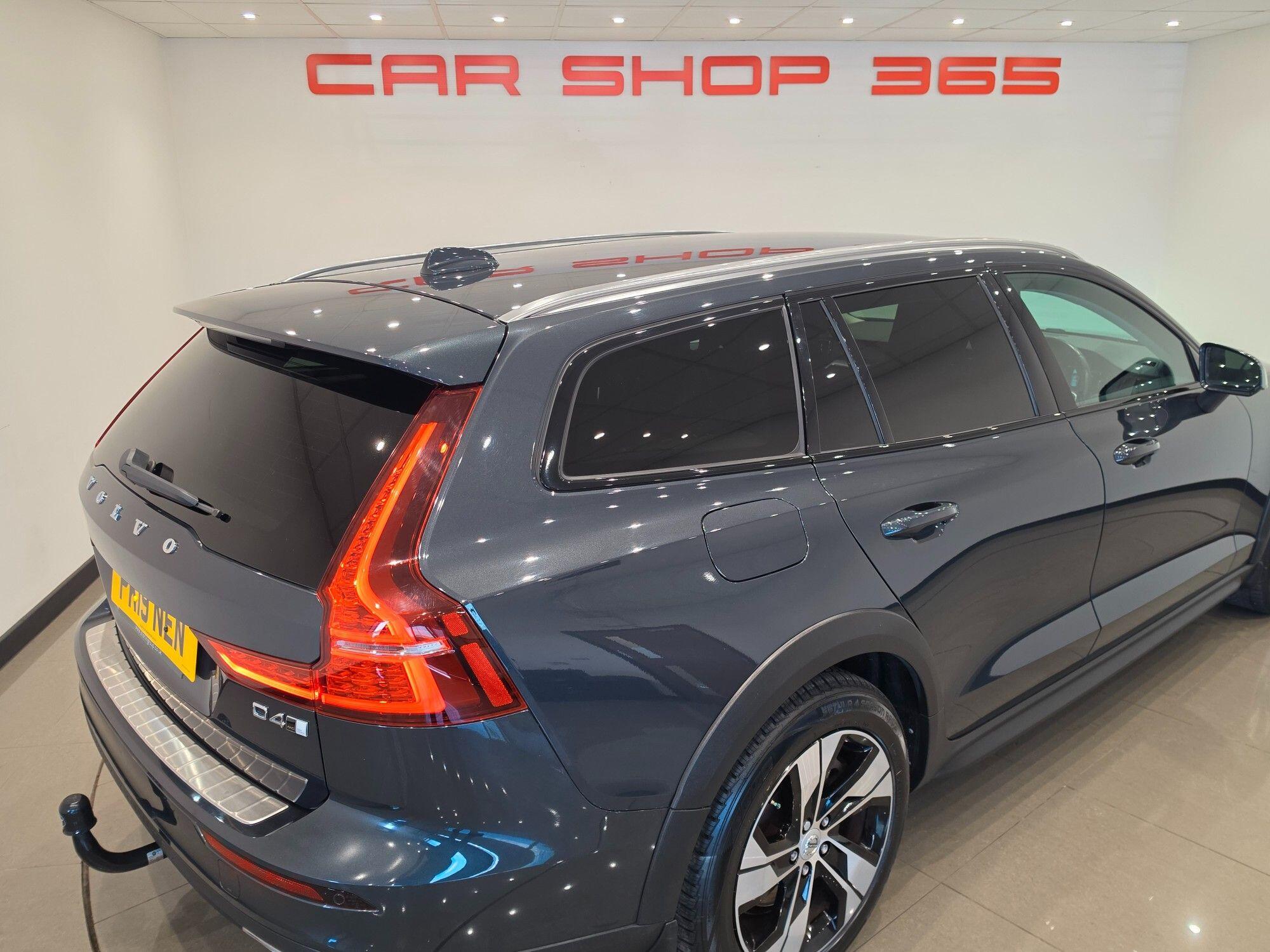 Volvo V60 Cross Country view 53