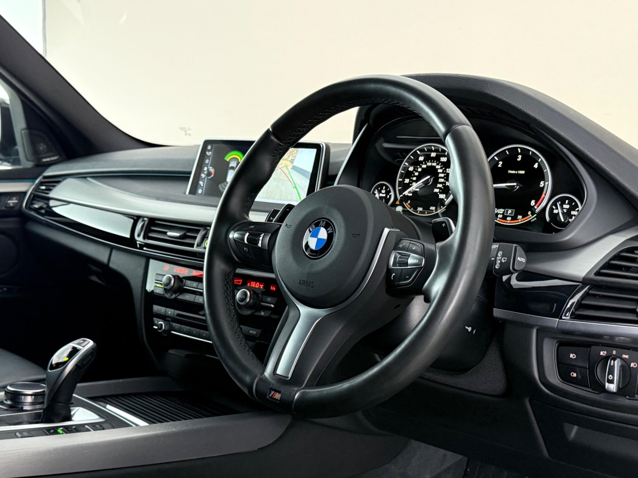 BMW X5 view 3