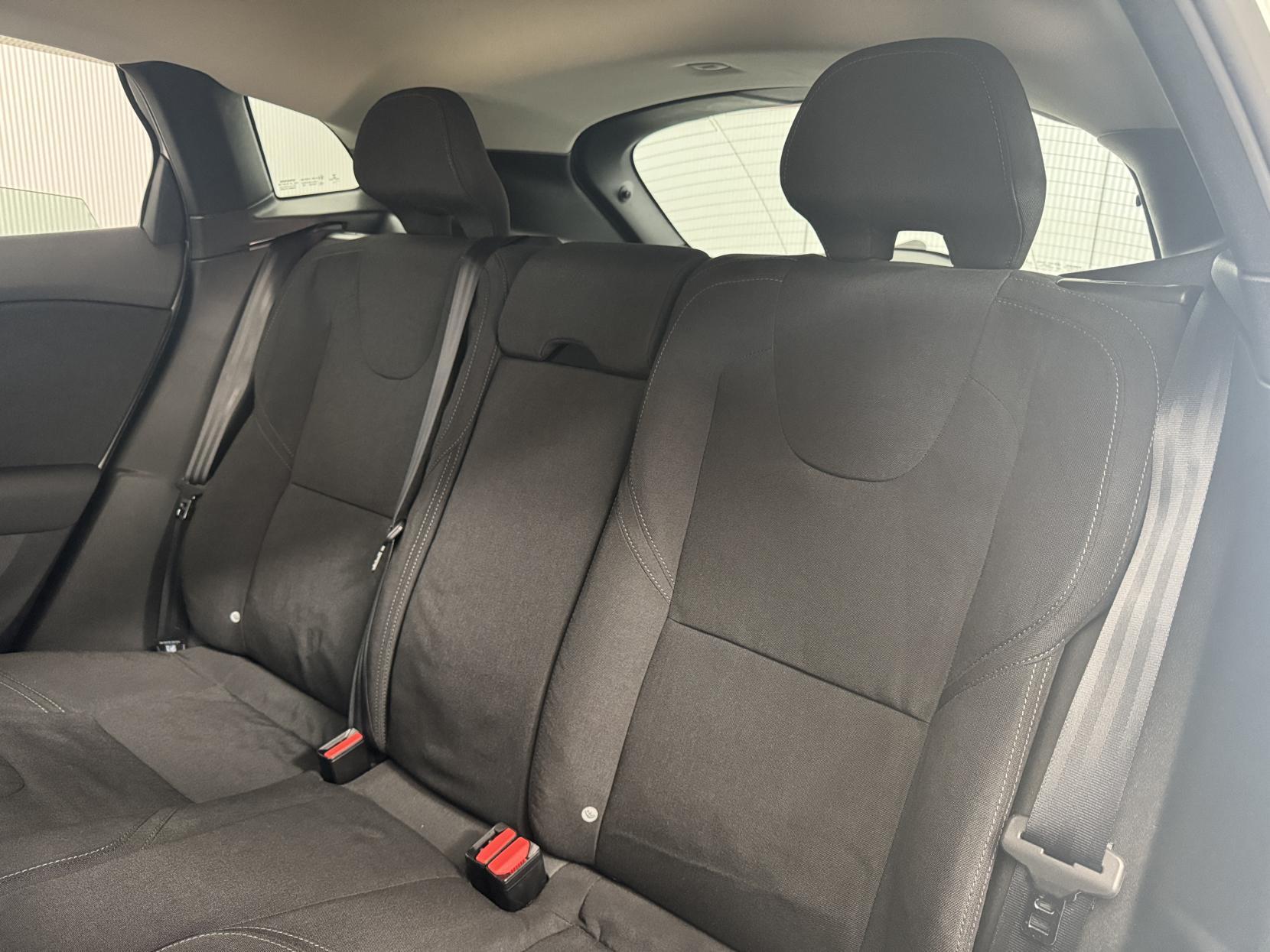 Volvo V40 view 59