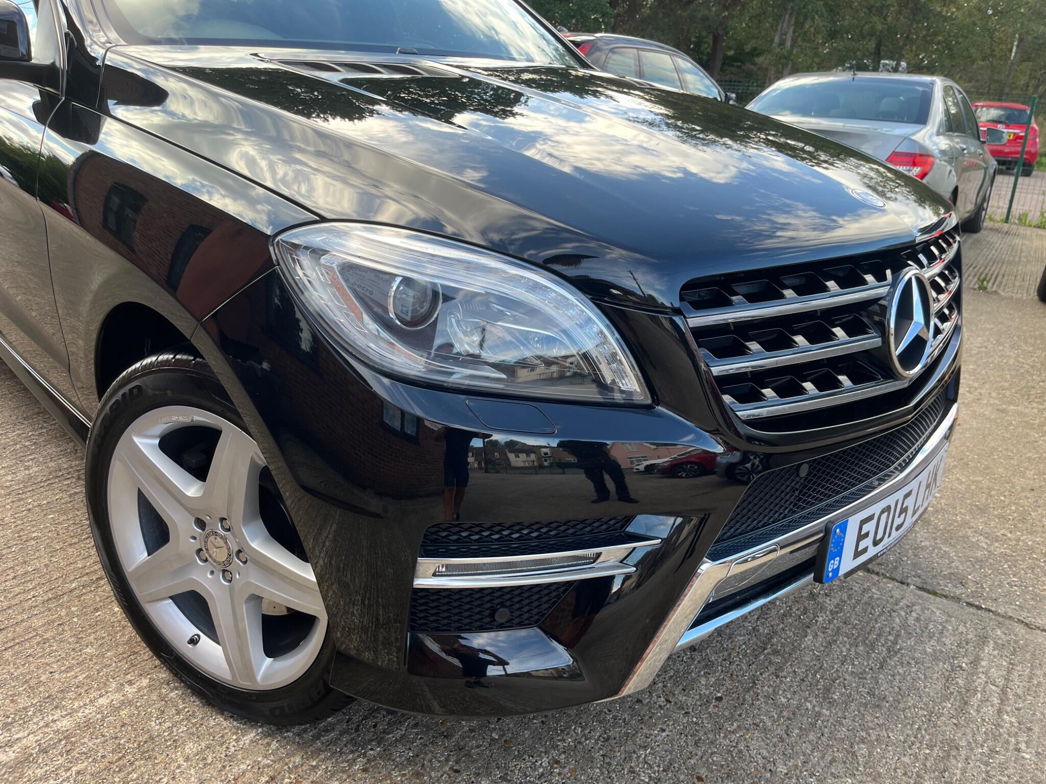 Mercedes-Benz M-Class view 12