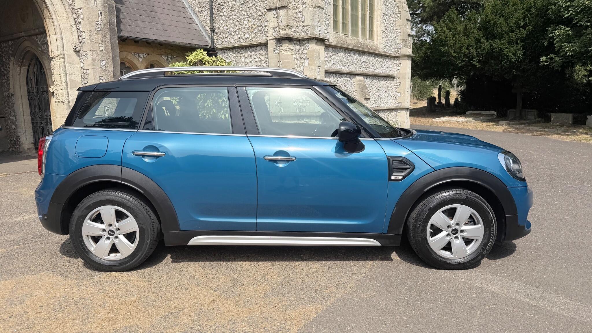 Mini Countryman view 21