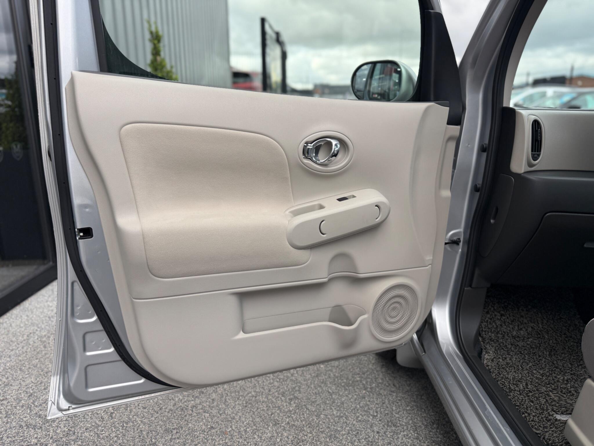 Nissan Cube view 27