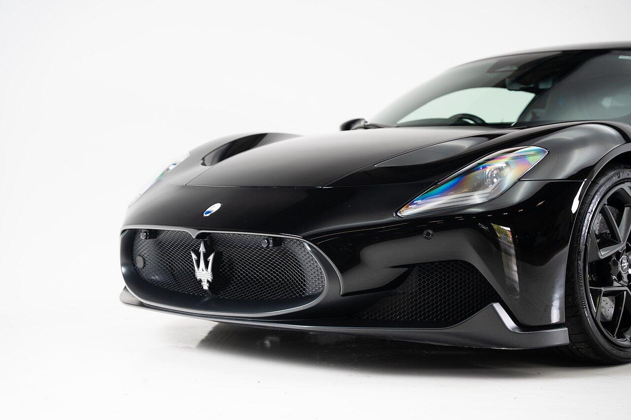 Maserati MC20 view 22
