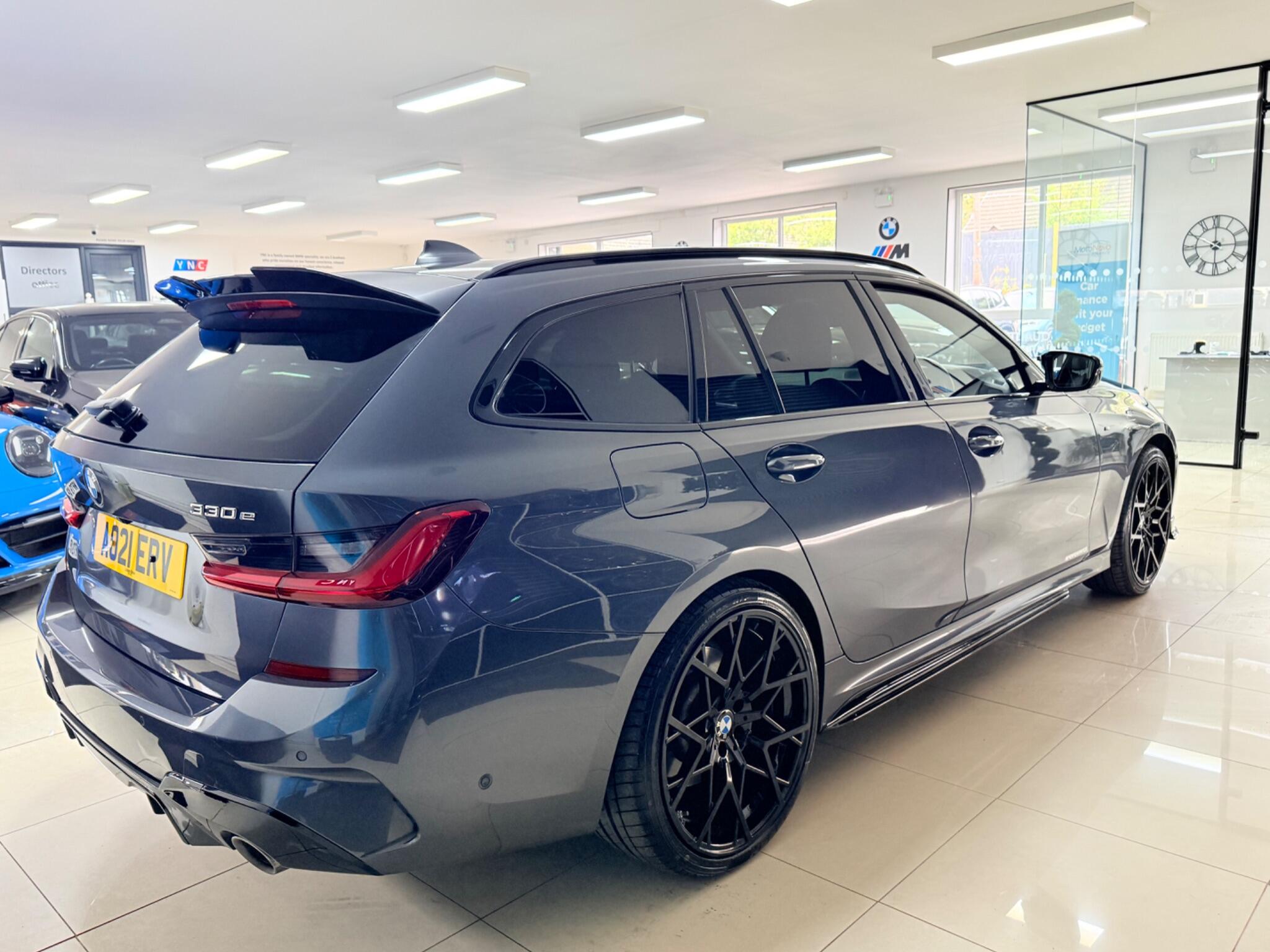 BMW 3 Series view 13