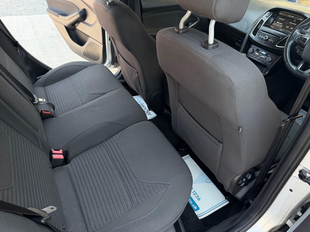 Ford Focus view 21