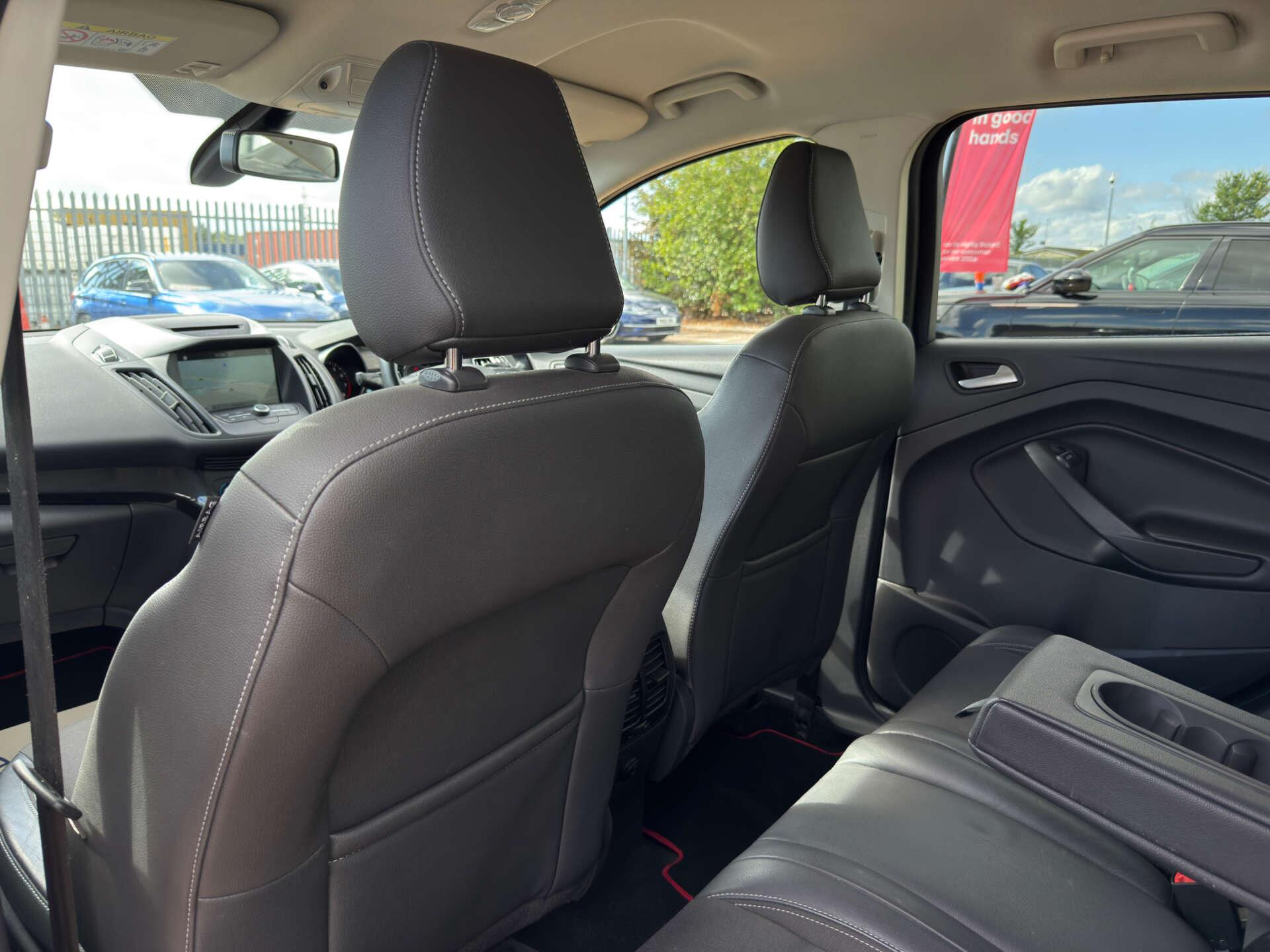 Ford Kuga view 32