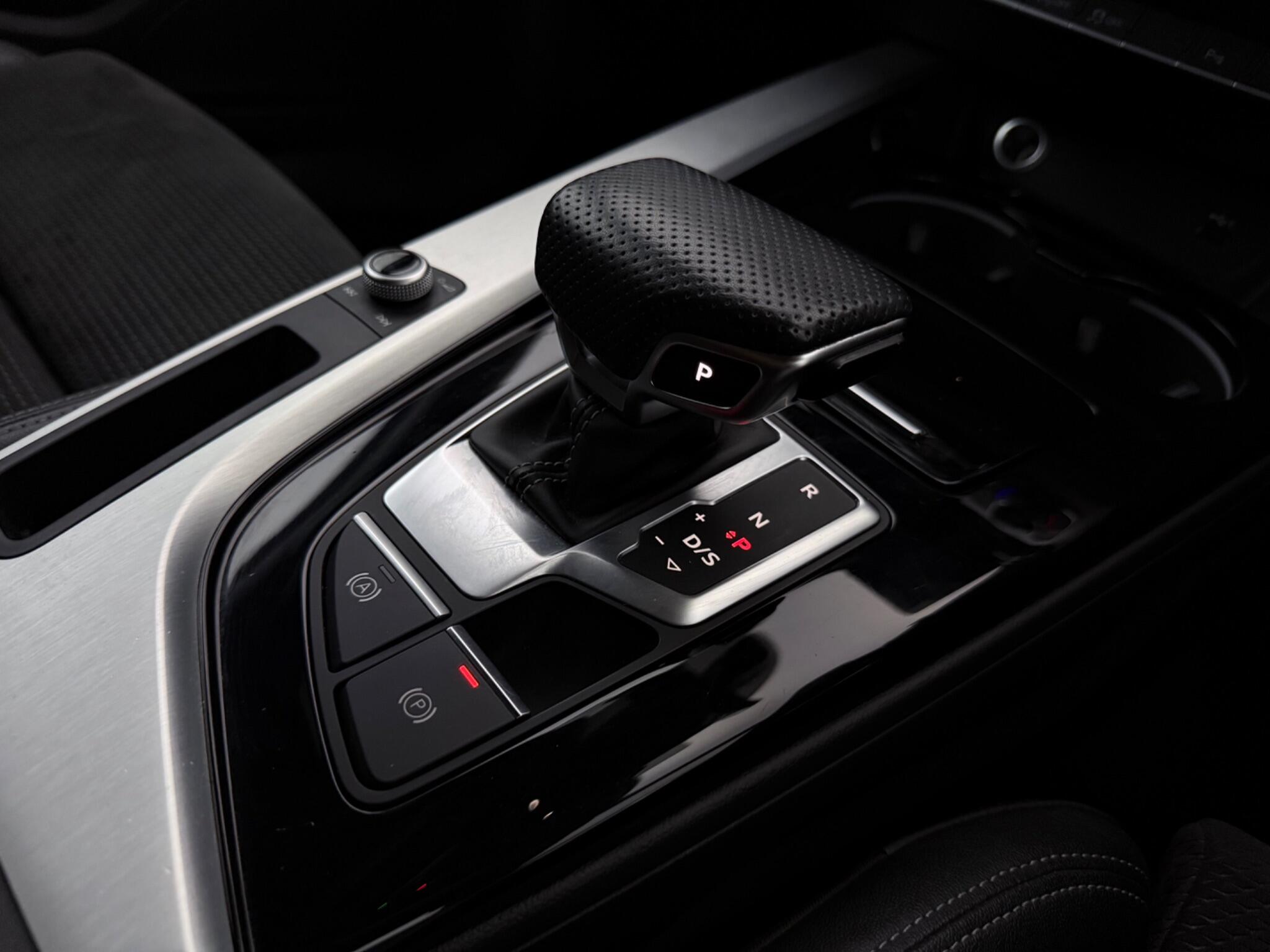 Audi A4 view 23