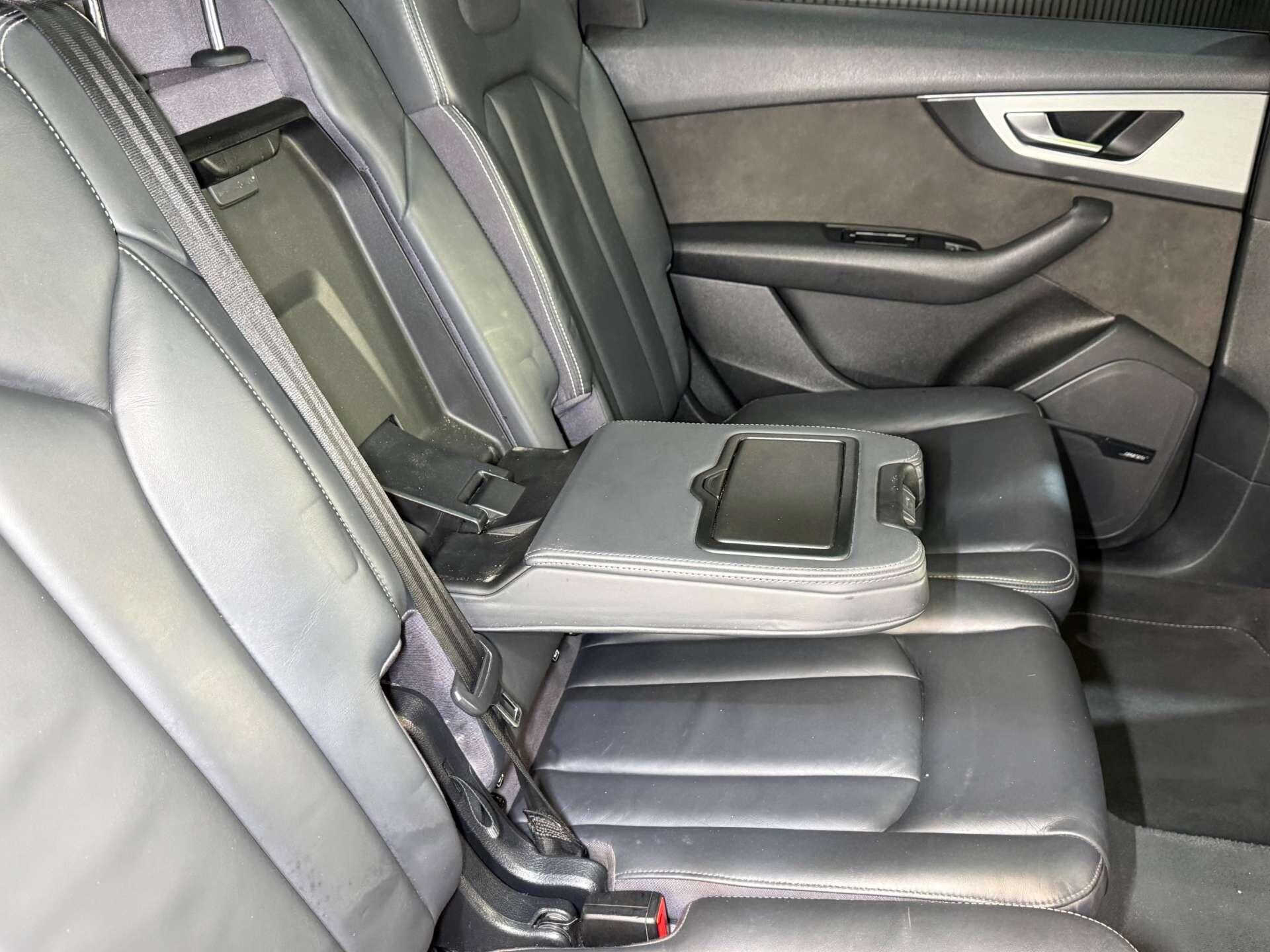 Audi Q7 view 20