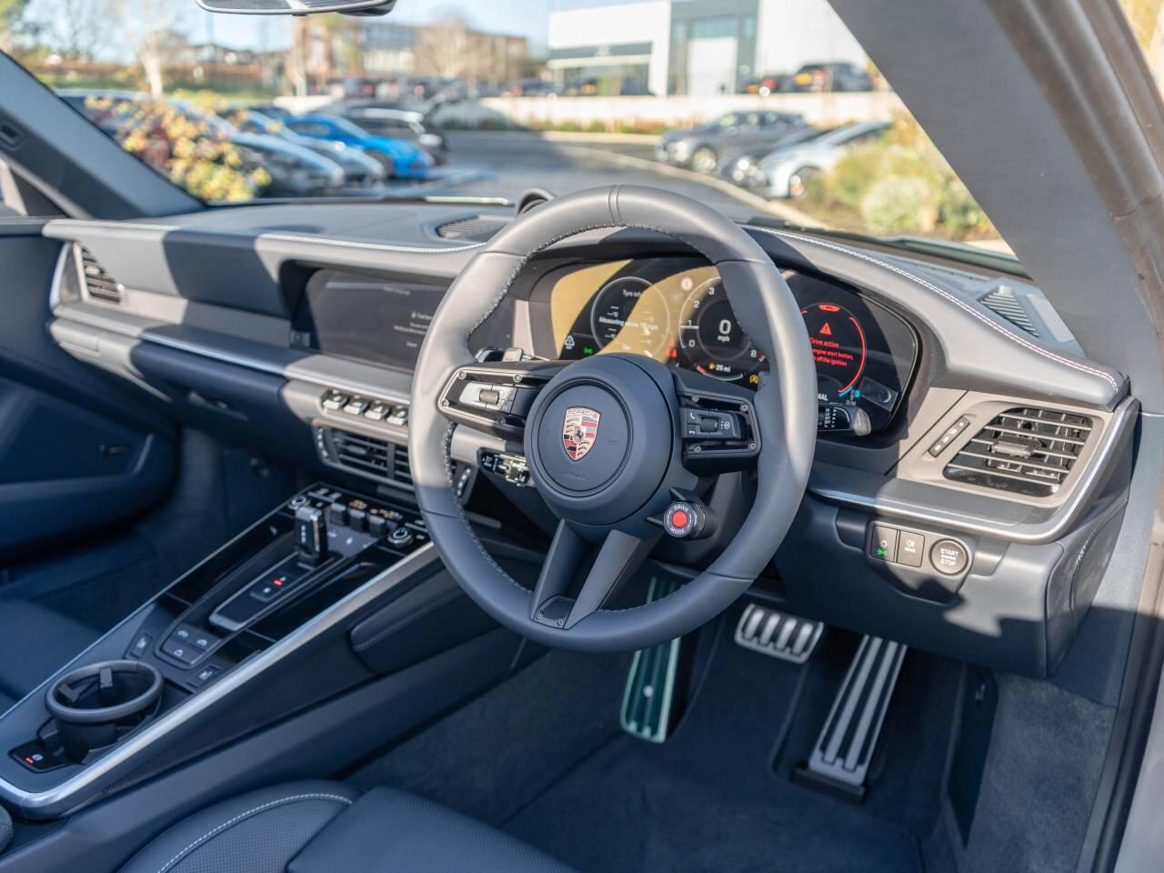 Porsche 911 view 4