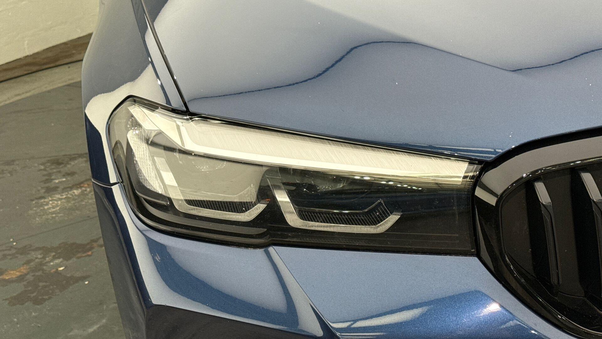 BMW 5 Series view 23