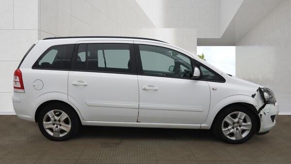 Vauxhall Zafira view 5