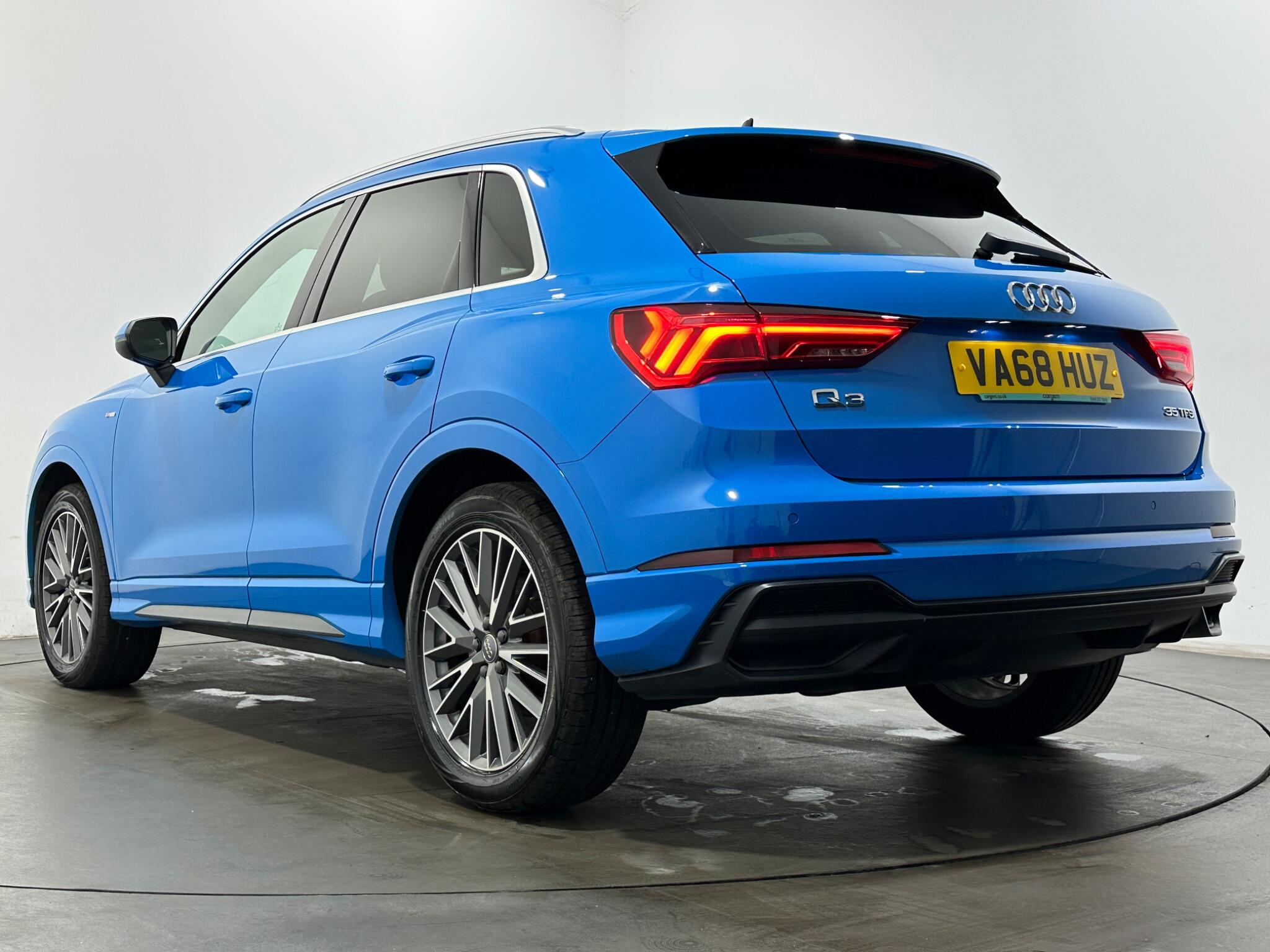 Audi Q3 view 49