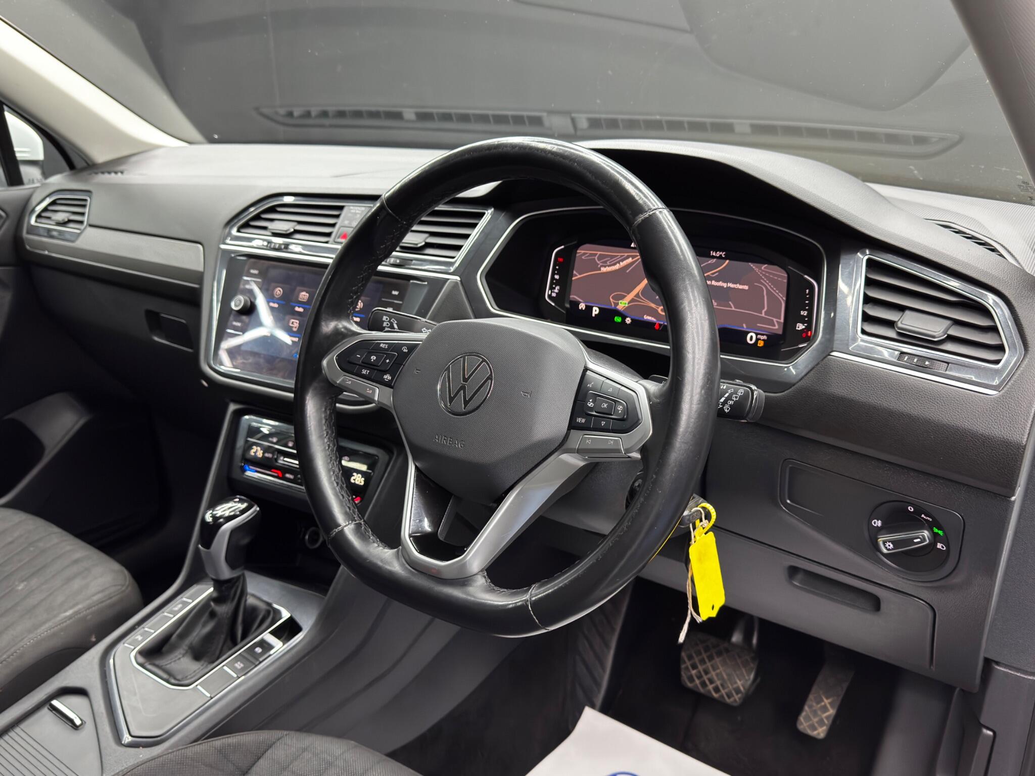 Volkswagen Tiguan Allspace view 9