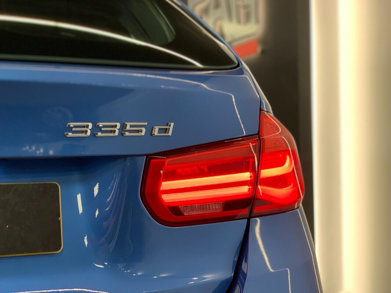 BMW 3 Series view 9