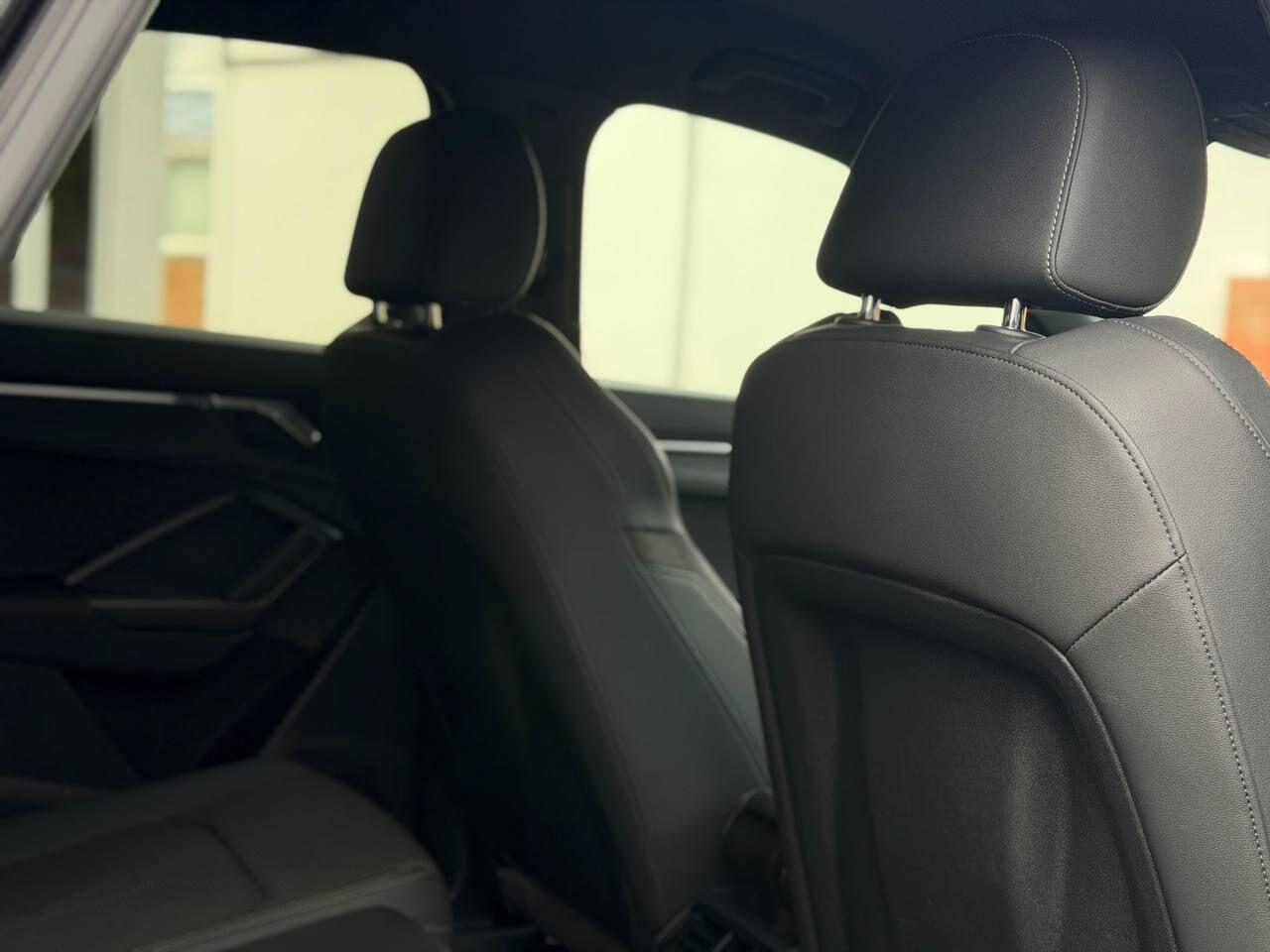 Audi Q3 view 15