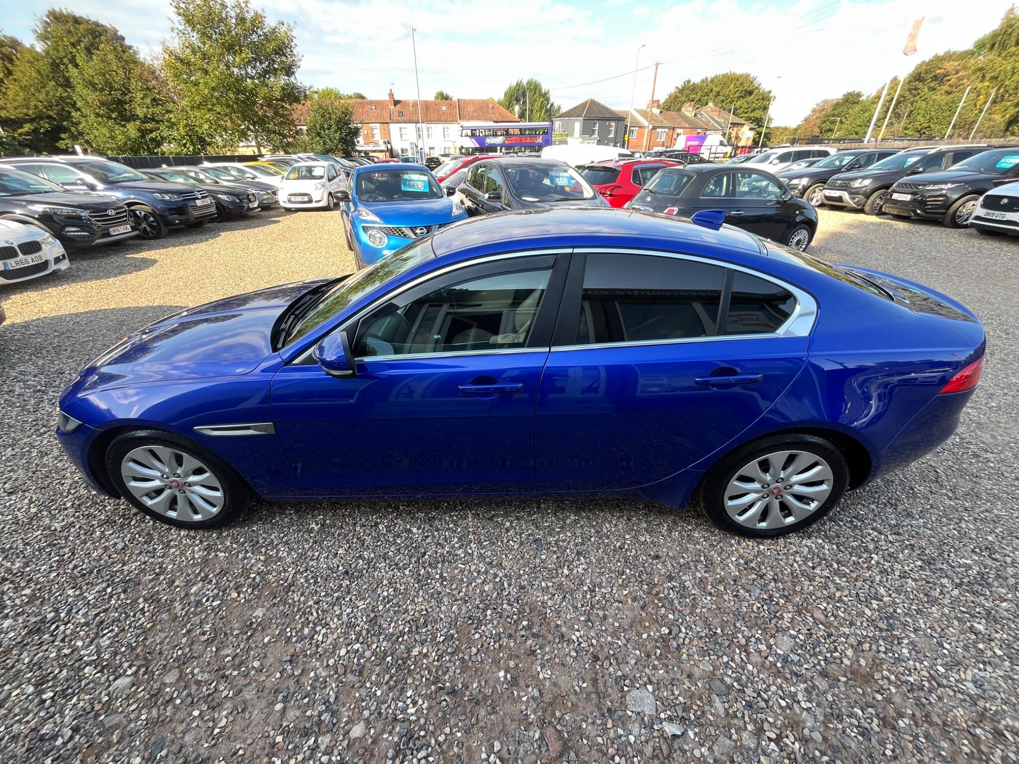 Jaguar XE view 8