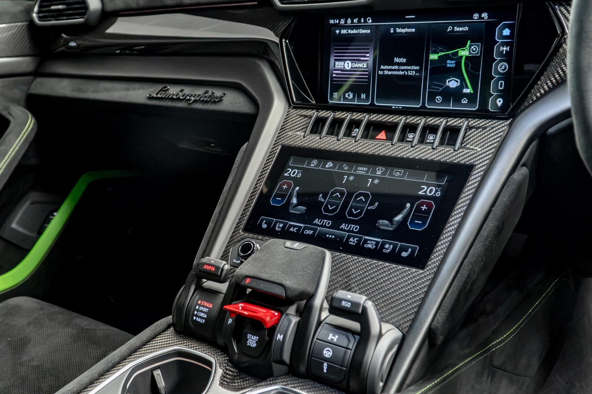 Lamborghini Urus view 25