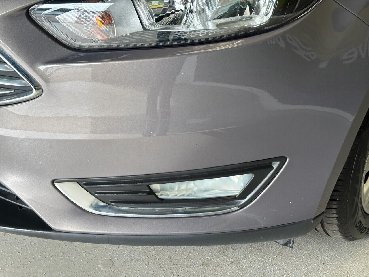 Ford Focus view 45