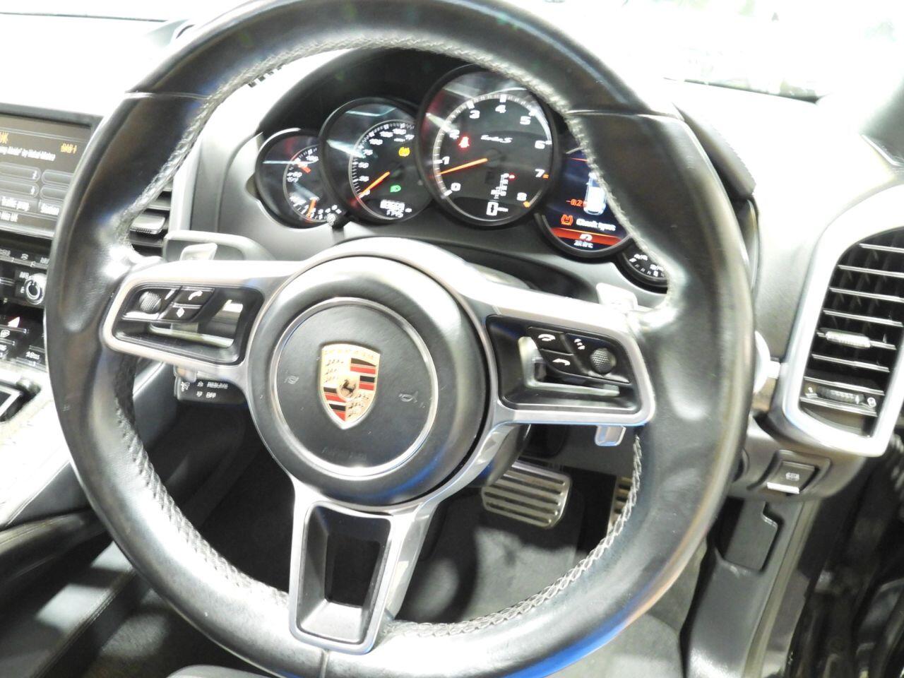 Porsche Cayenne view 34
