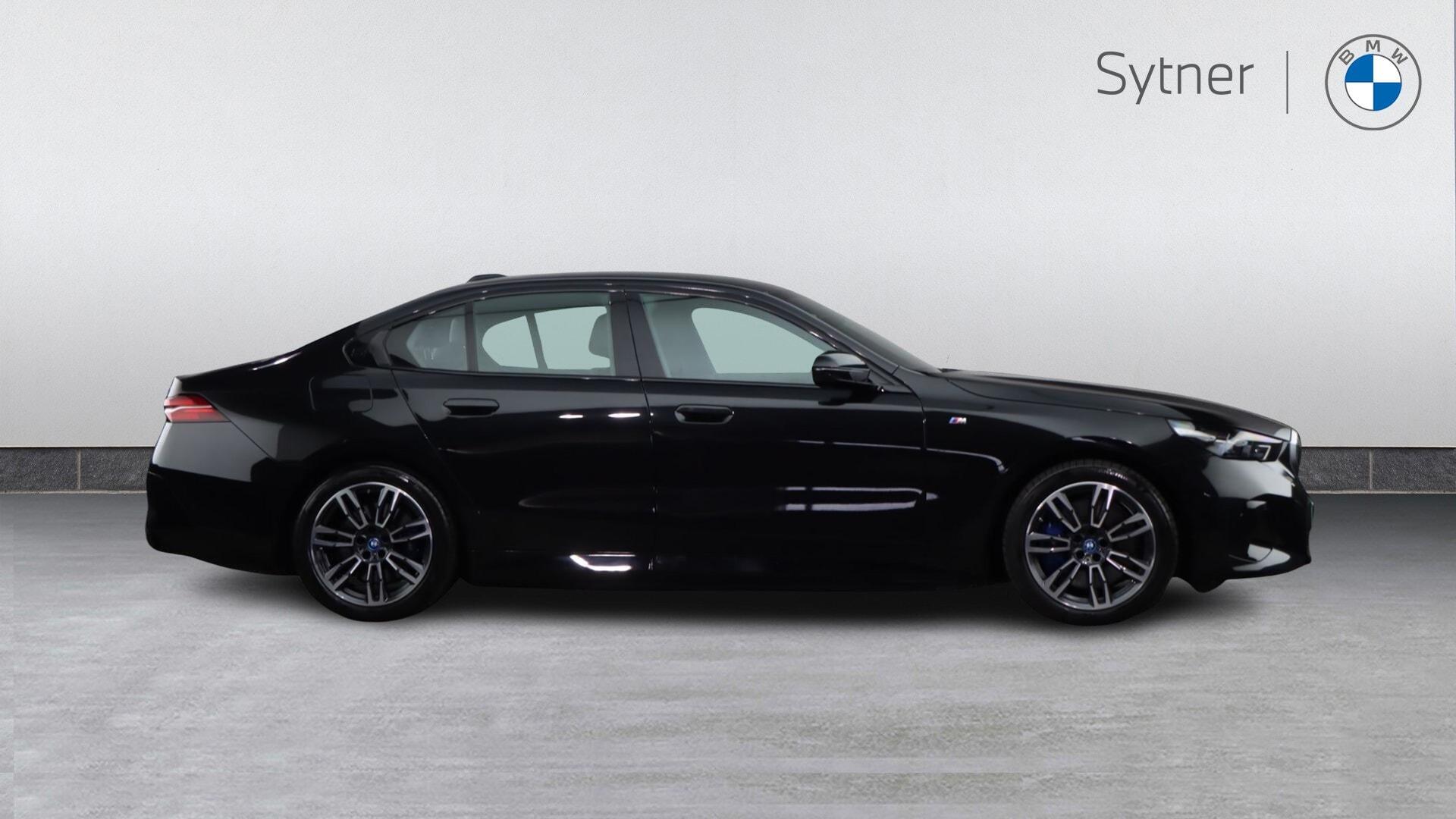 BMW i5 view 3