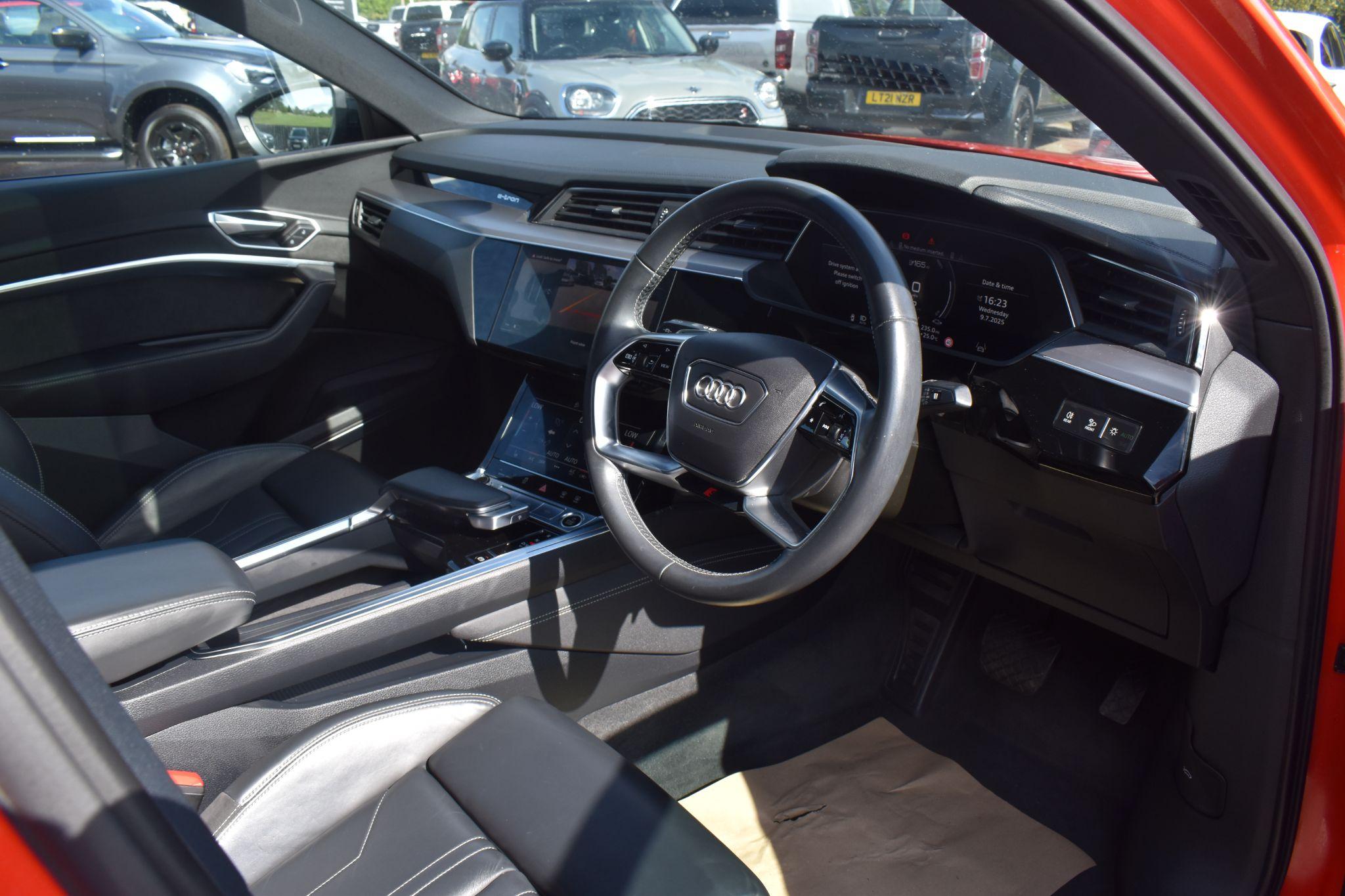e-tron - 55 Launch Edition Sportback Auto quattro 5dr 95kWh - Image 40
