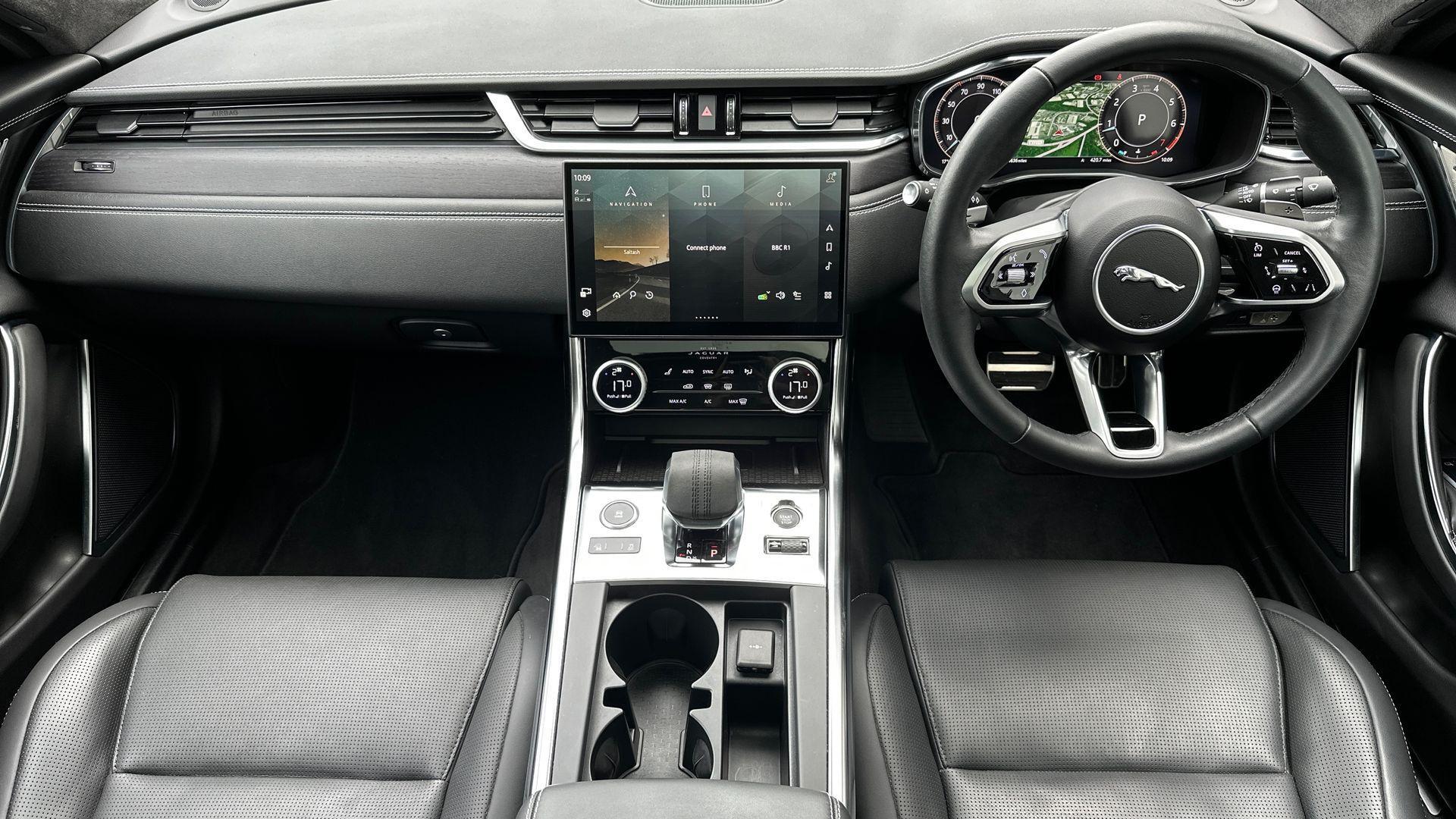 Jaguar XF view 9